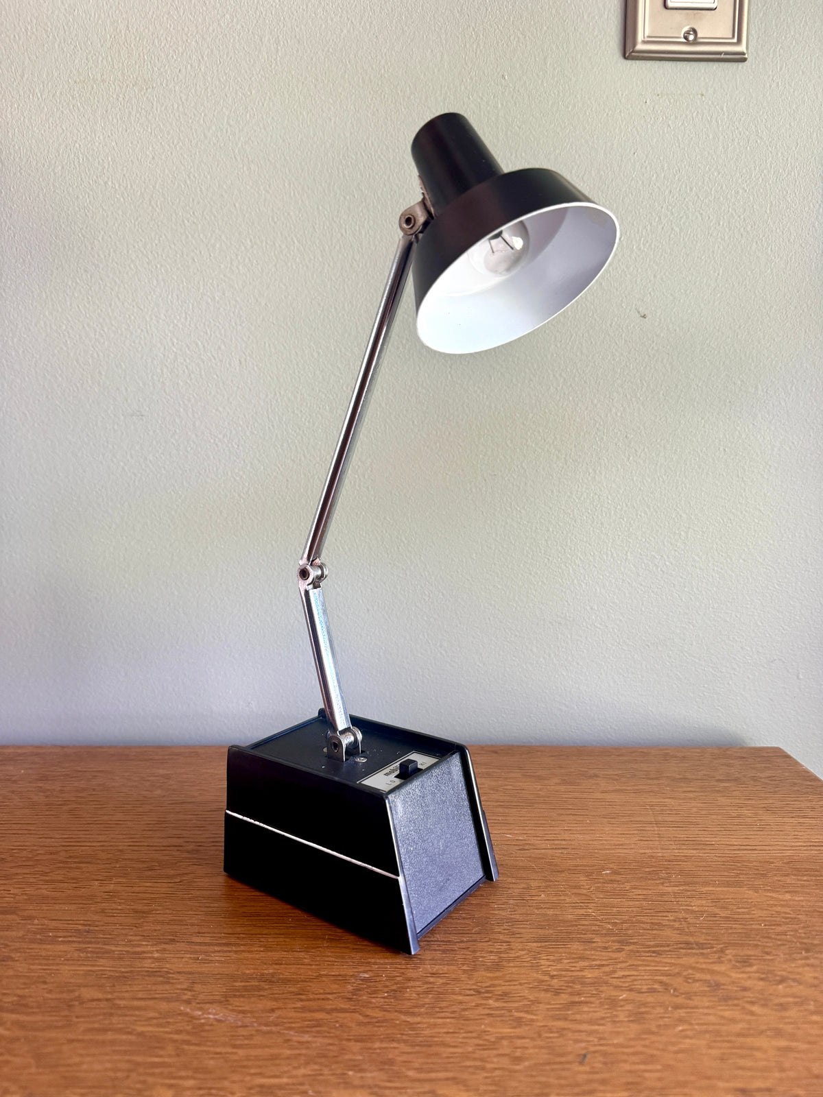 Vintage Mobilelite Hi-Intensity Desk Lamp ~ Black Adjustable Task Lamp ~ Minimalist Desk Lamp