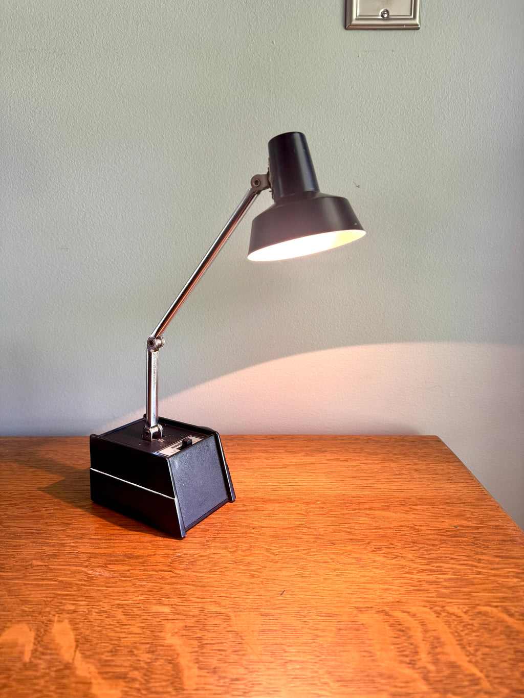 Vintage Mobilelite Hi-Intensity Desk Lamp ~ Black Adjustable Task Lamp ~ Minimalist Desk Lamp