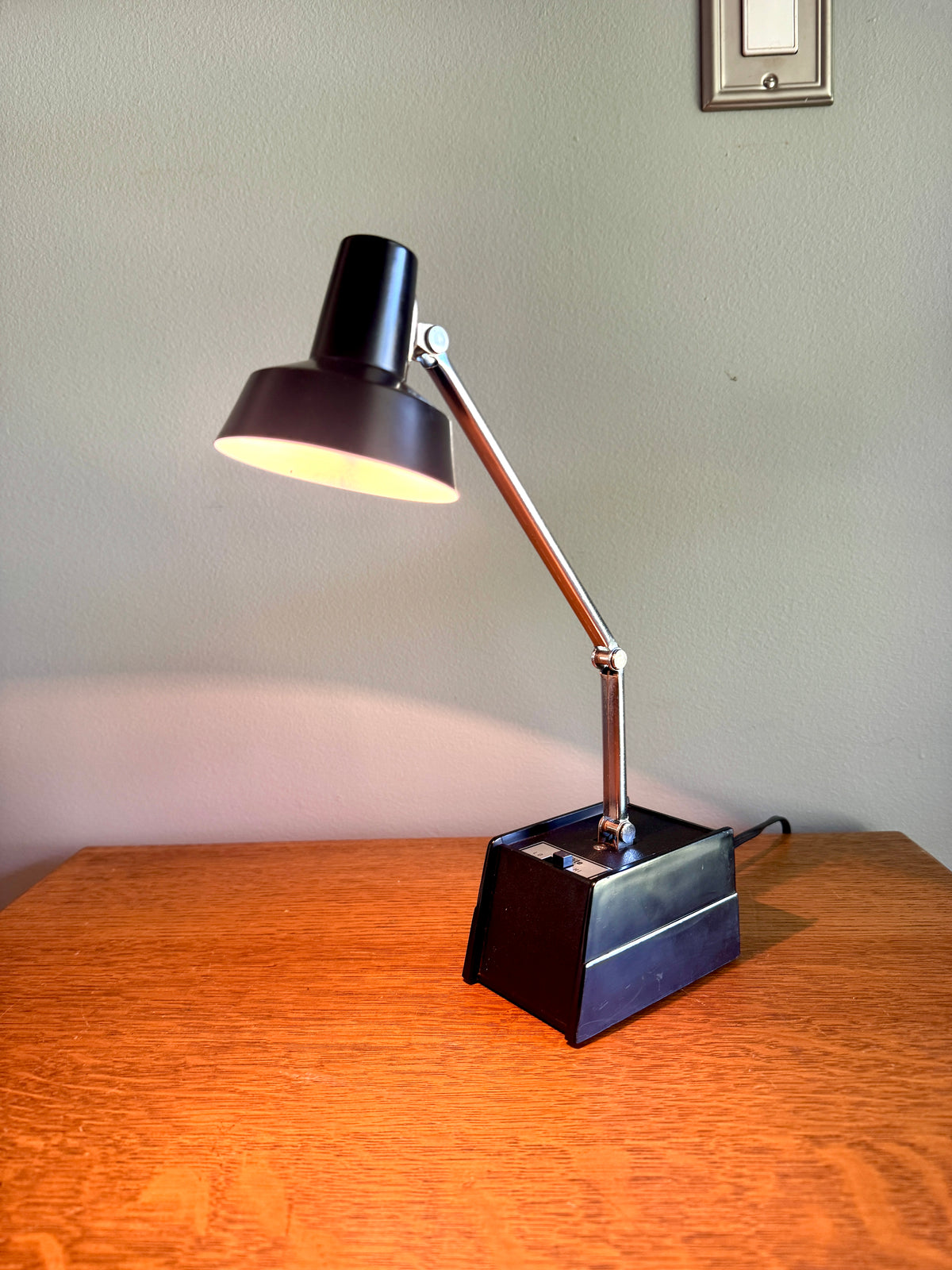 Vintage Mobilelite Hi-Intensity Desk Lamp ~ Black Adjustable Task Lamp ~ Minimalist Desk Lamp