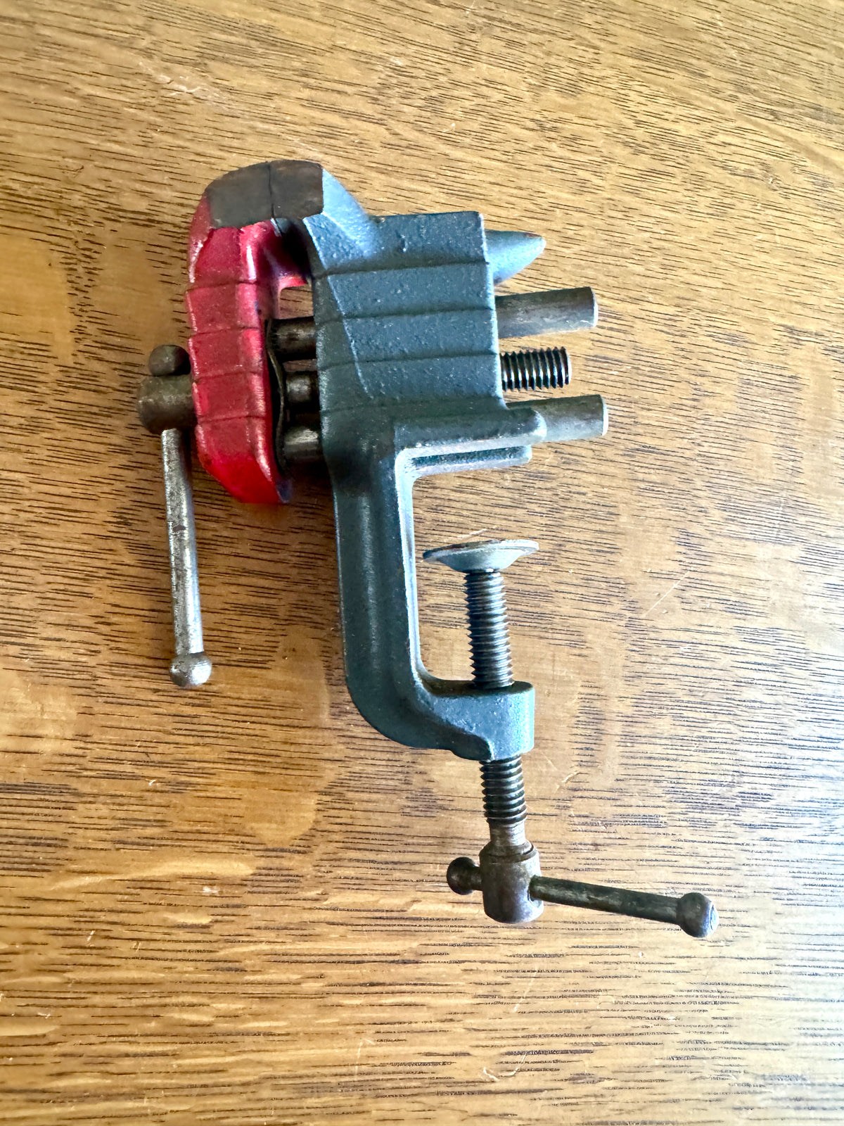 Stowell Mfg 2 1/2" Bench Vise  w/ Mini Anvil ~ Stanley 209 Small Vice