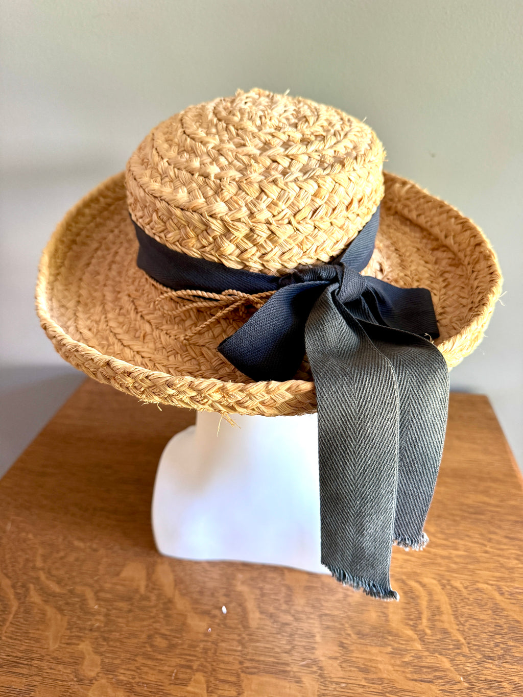 Vintage Helen Kaminski Wide Braid Raffia Hat With Bow ~ Australia Classic Raffia Natural Black Bow Hat