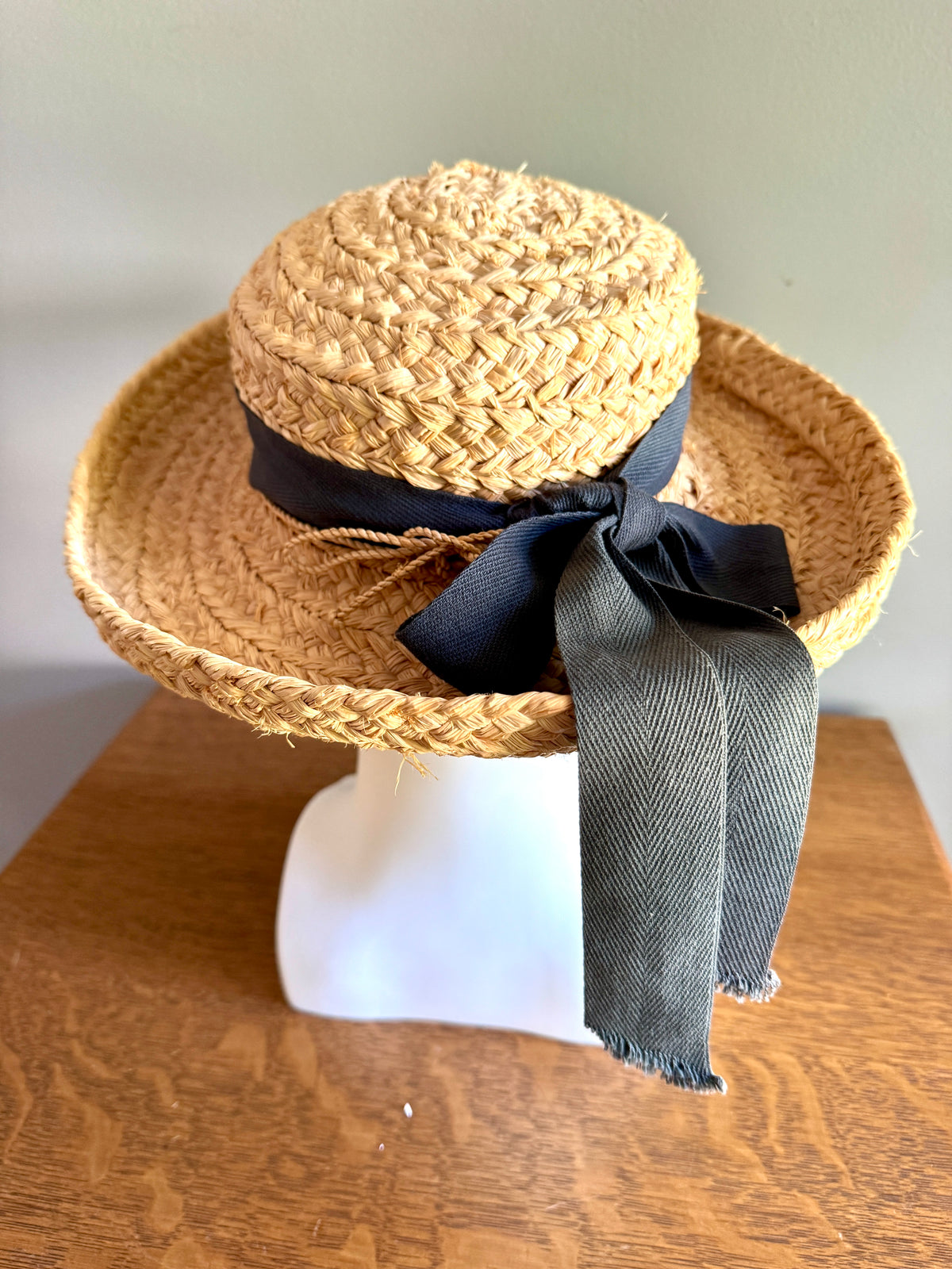 Vintage Helen Kaminski Wide Braid Raffia Hat With Bow ~ Australia Classic Raffia Natural Black Bow Hat