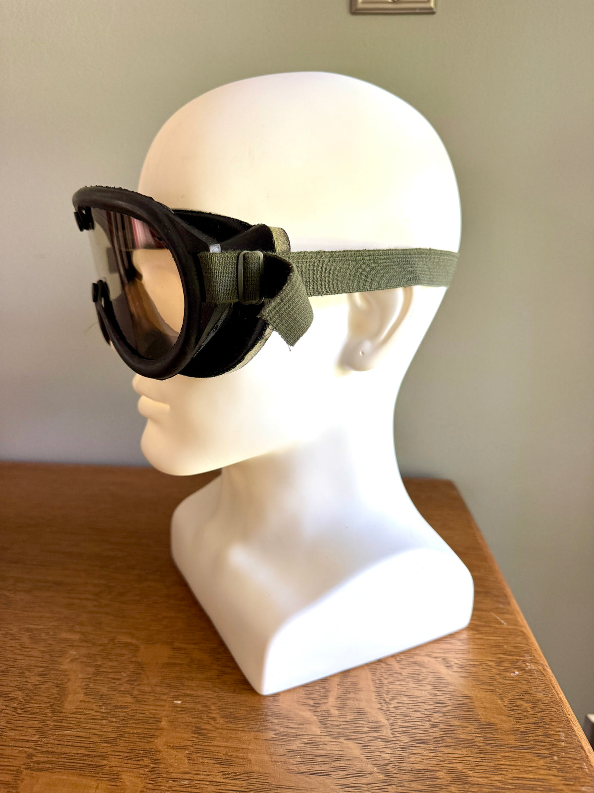 Vtg US Military Goggles M-1974 w/ Box ~ Sun,Wind & Dust Goggles With 2 Lens