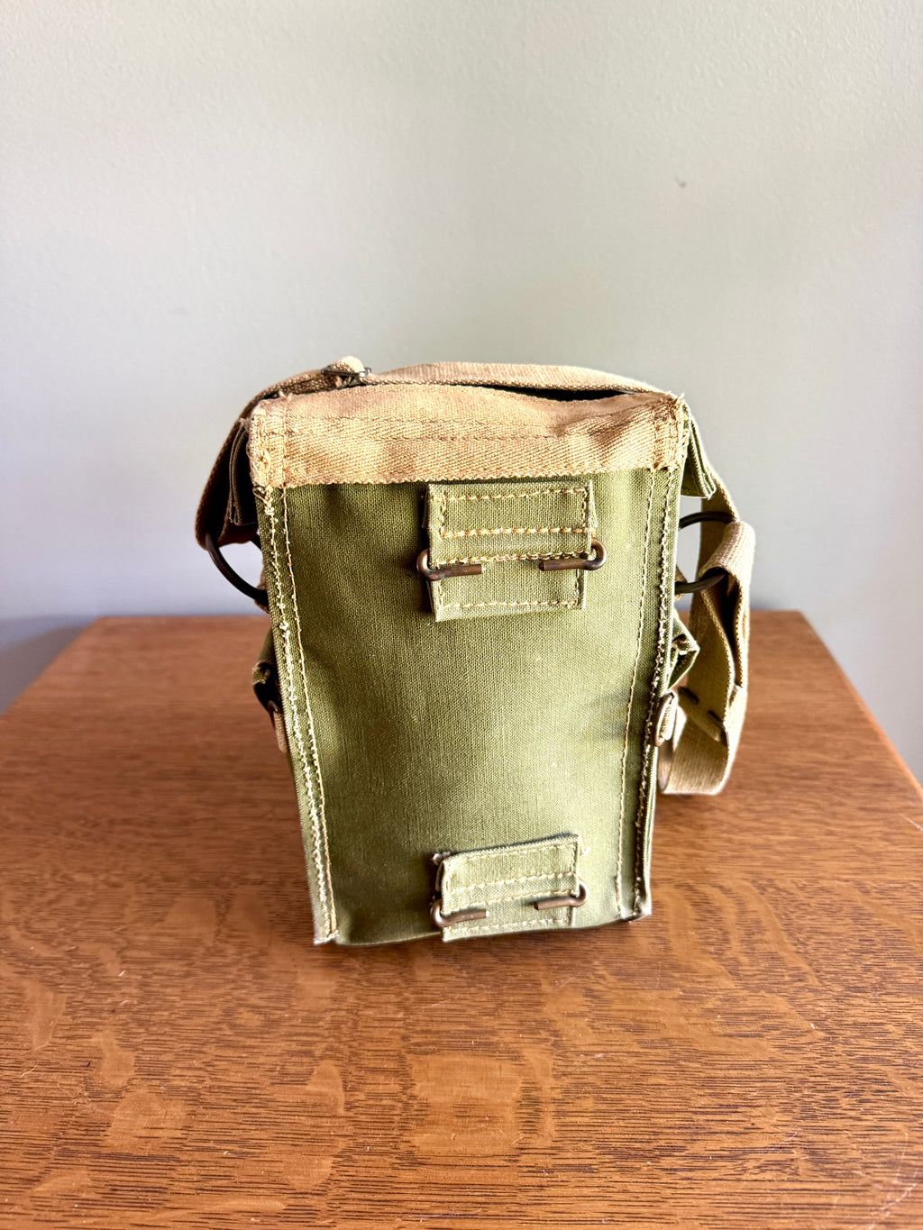 Vintage WWII 1944 British Light II Anti-Gas Respirator / Gas Mask Bag Haversack ~ Military Shoulder Bag