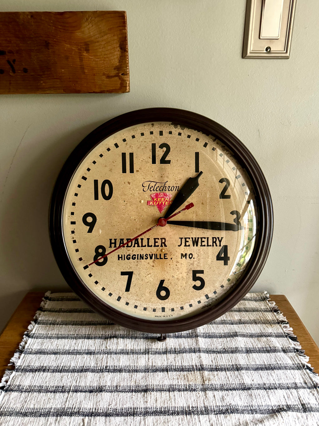 Vintage Distressed Telechron Hadaller Jewelry Advertisement Clock | Higginsville, Mo Bubble Glass Clock