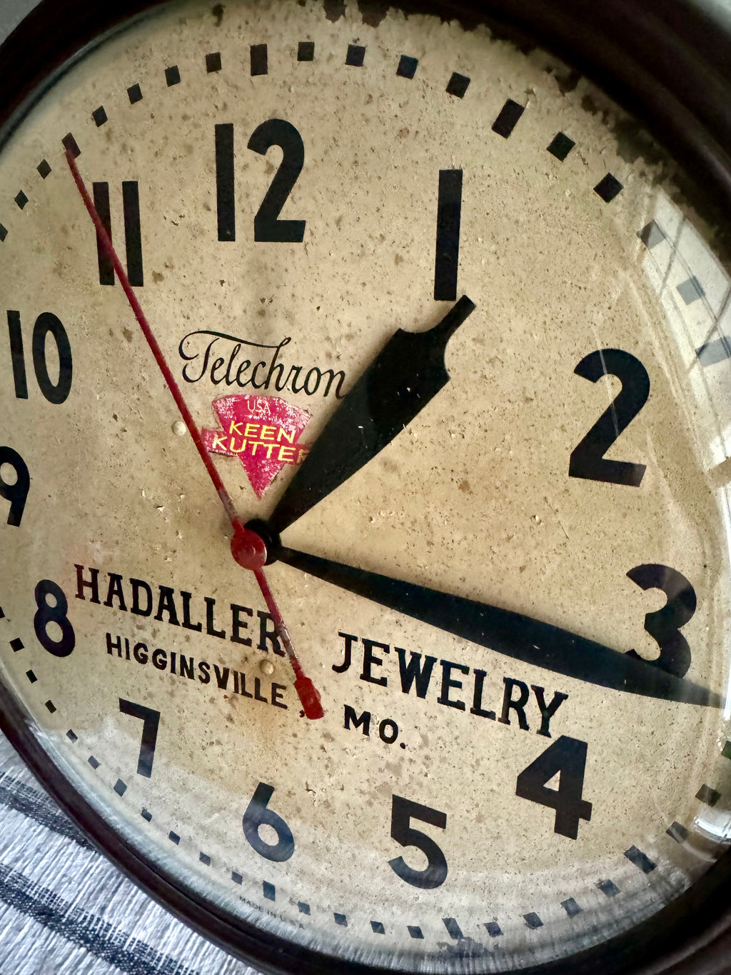 Vintage Distressed Telechron Hadaller Jewelry Advertisement Clock | Higginsville, Mo Bubble Glass Clock