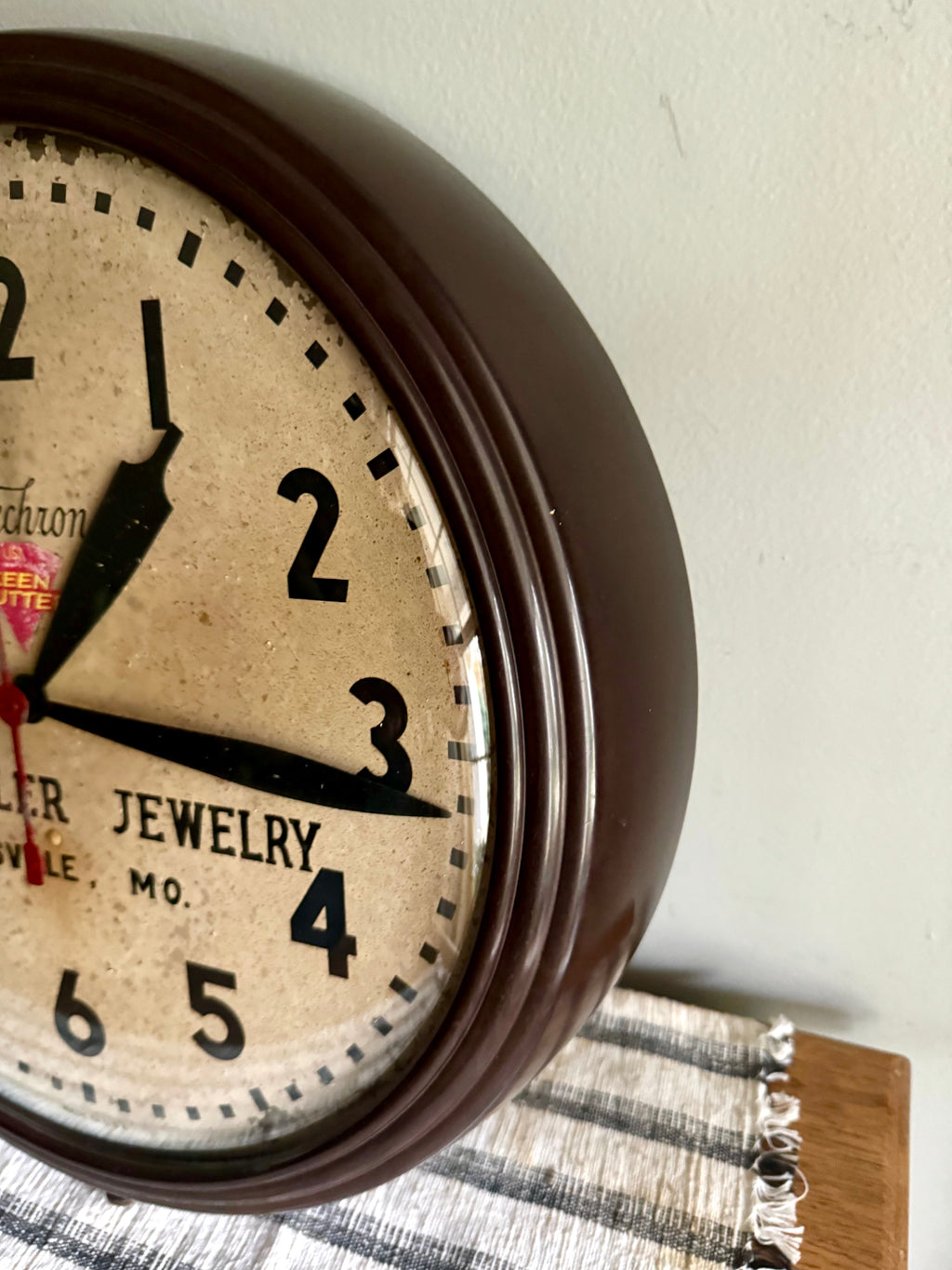 Vintage Distressed Telechron Hadaller Jewelry Advertisement Clock | Higginsville, Mo Bubble Glass Clock