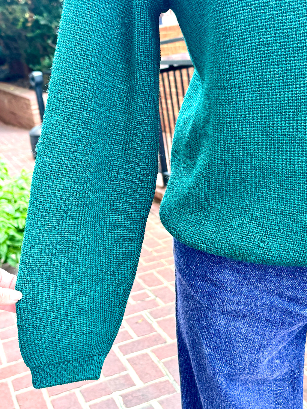 1930's/40's Pure Wool Deep Emerald Green Cardigan Sweater ~ Size M