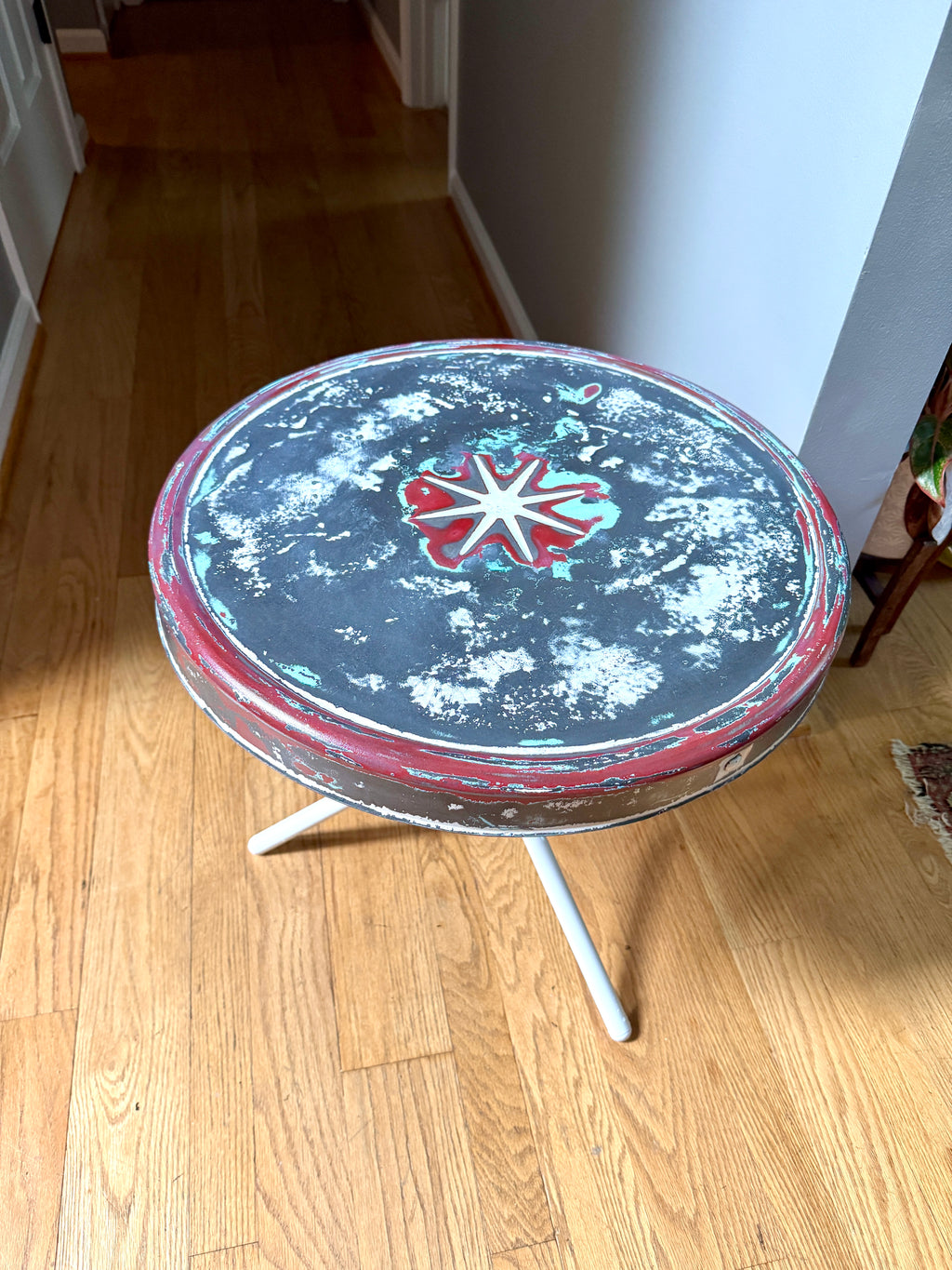 Vtg Distressed Paint Metal Patio Table ~ MCM Metal Lawn Table