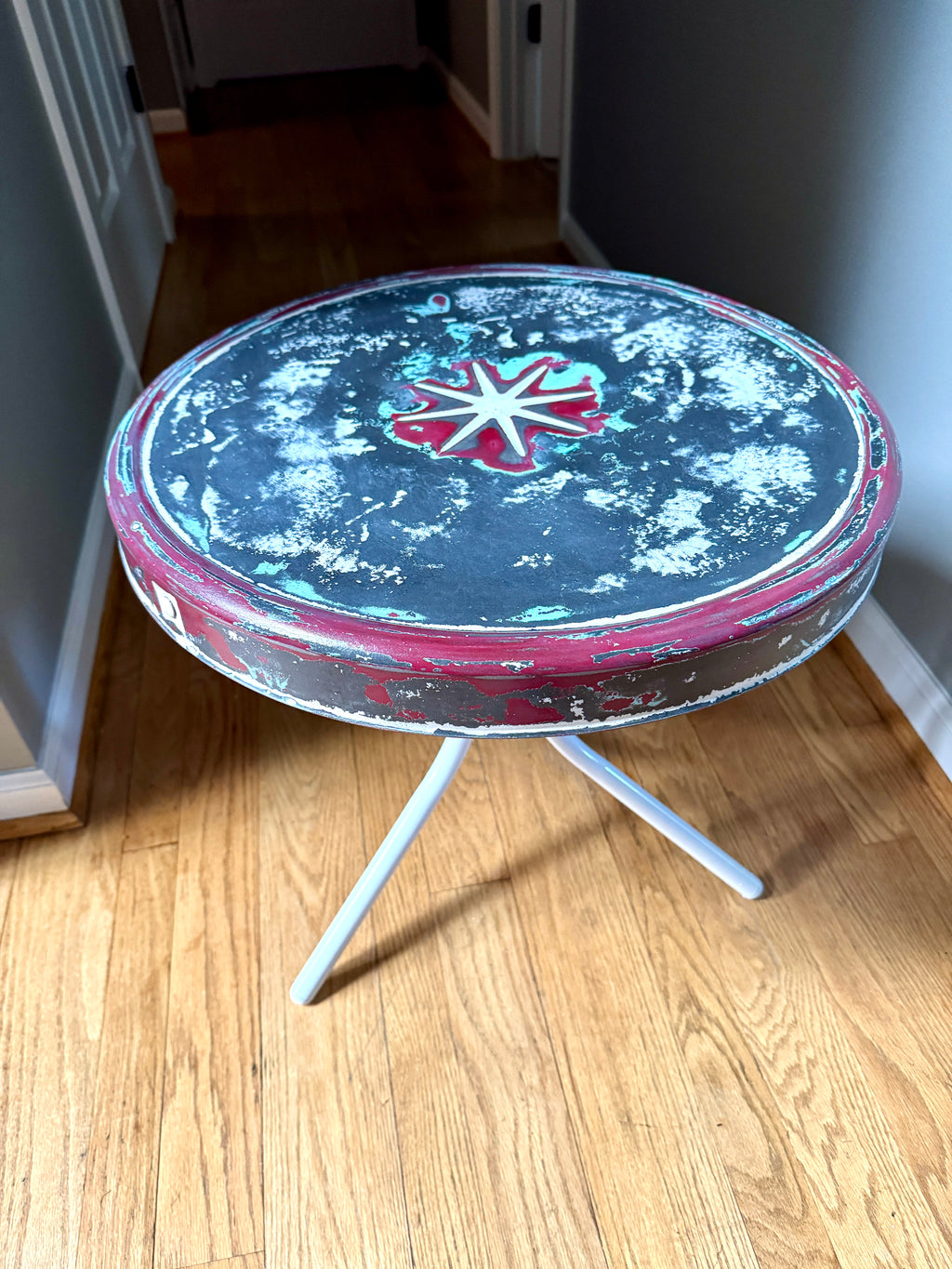Vtg Distressed Paint Metal Patio Table ~ MCM Metal Lawn Table