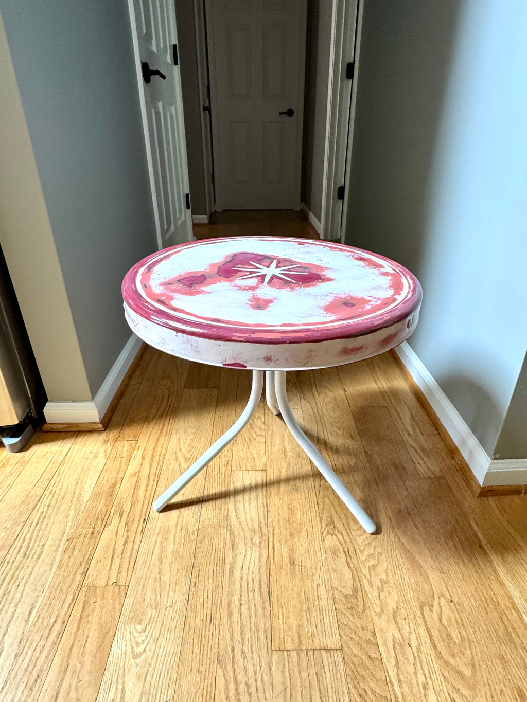 Vtg Distressed Paint Metal Patio Table ~ MCM Metal Lawn Table