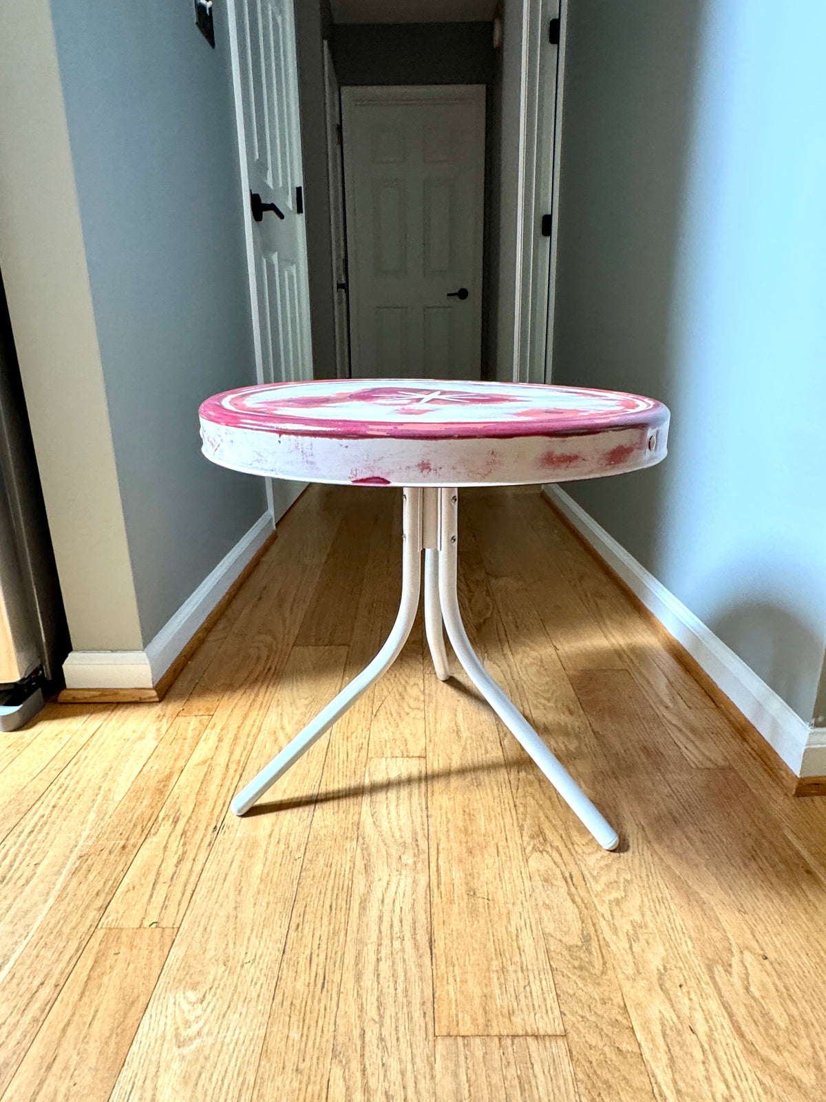 Vtg Distressed Paint Metal Patio Table ~ MCM Metal Lawn Table