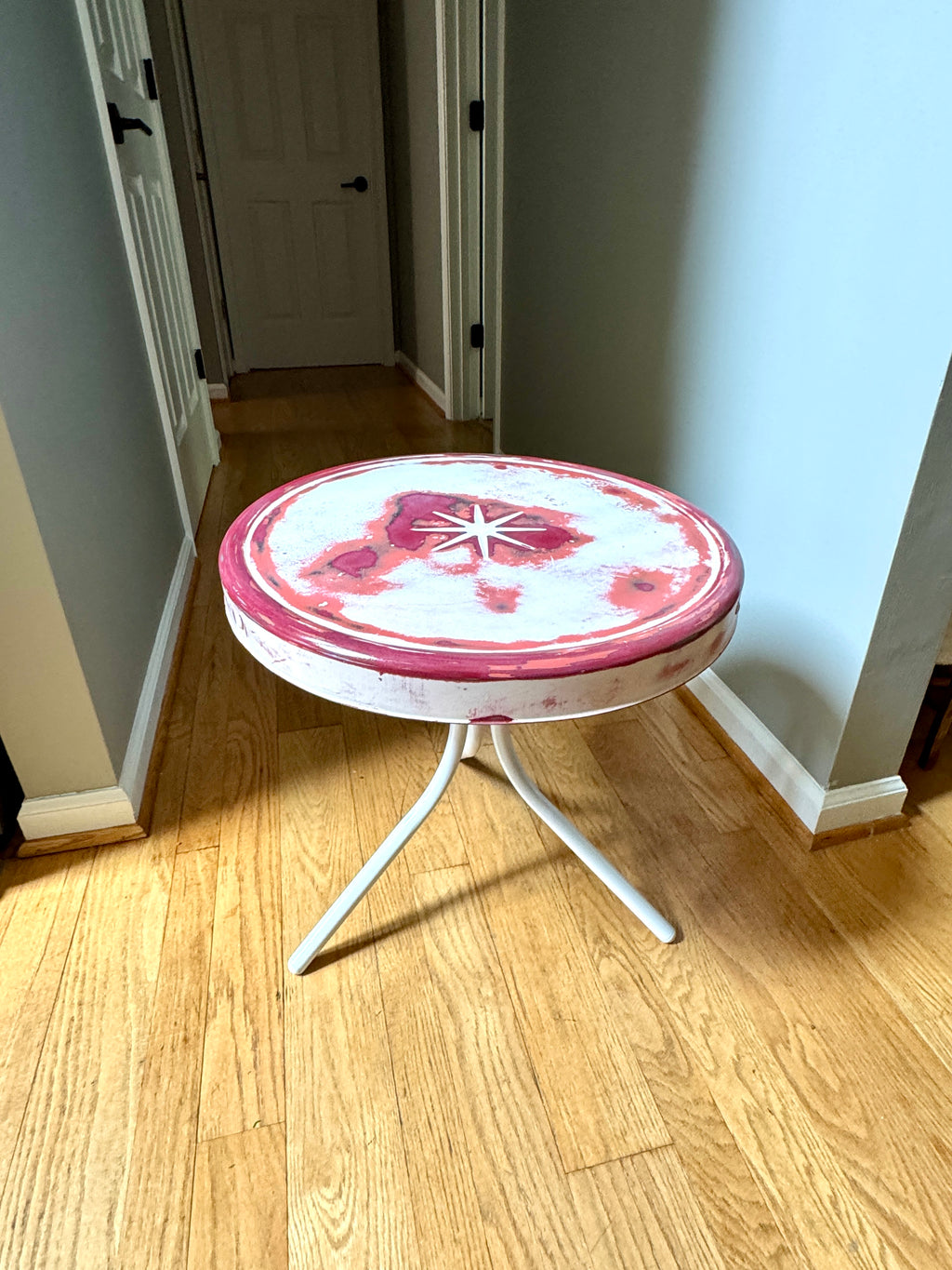 Vtg Distressed Paint Metal Patio Table ~ MCM Metal Lawn Table