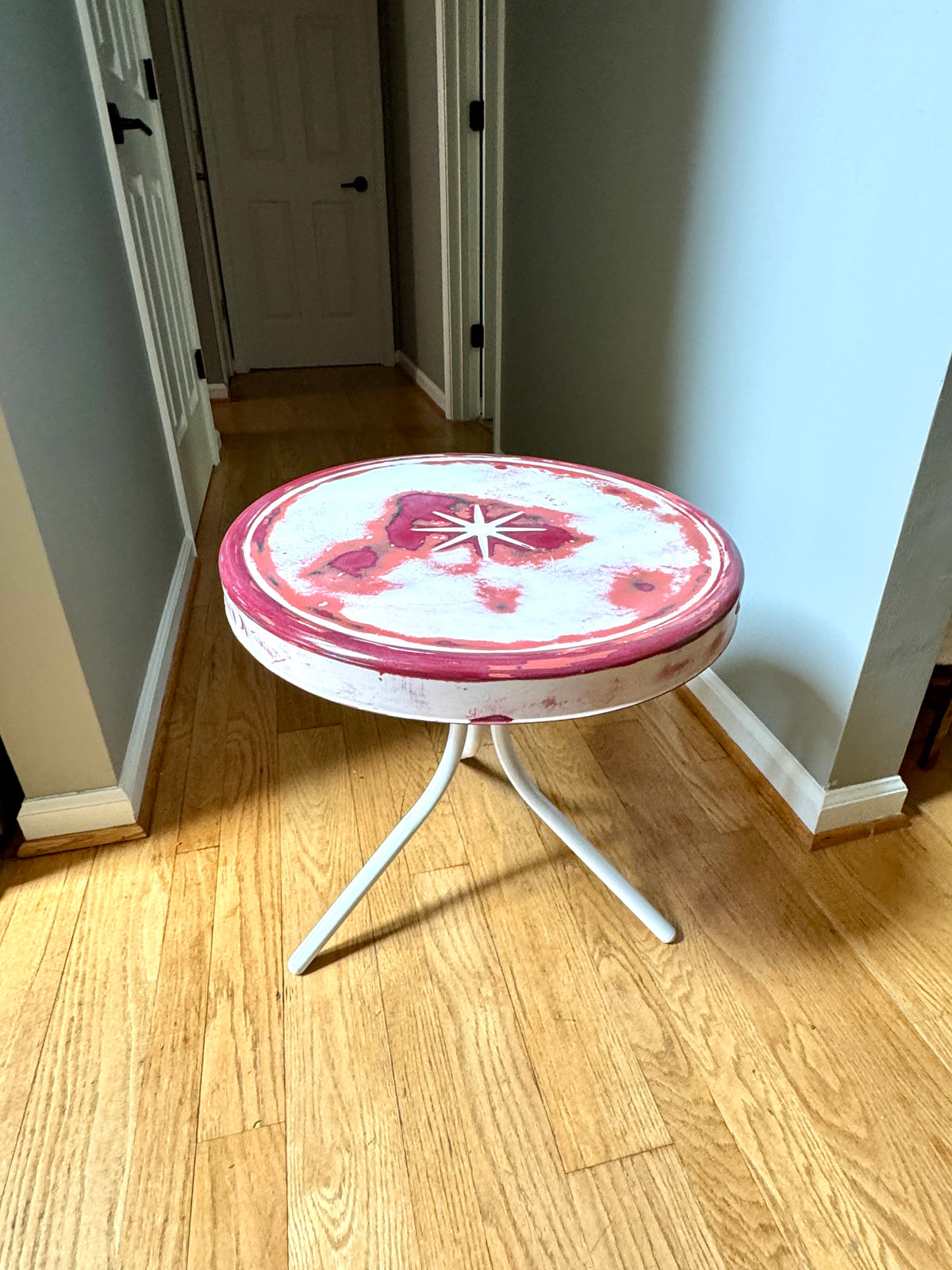 Vtg Distressed Paint Metal Patio Table ~ MCM Metal Lawn Table