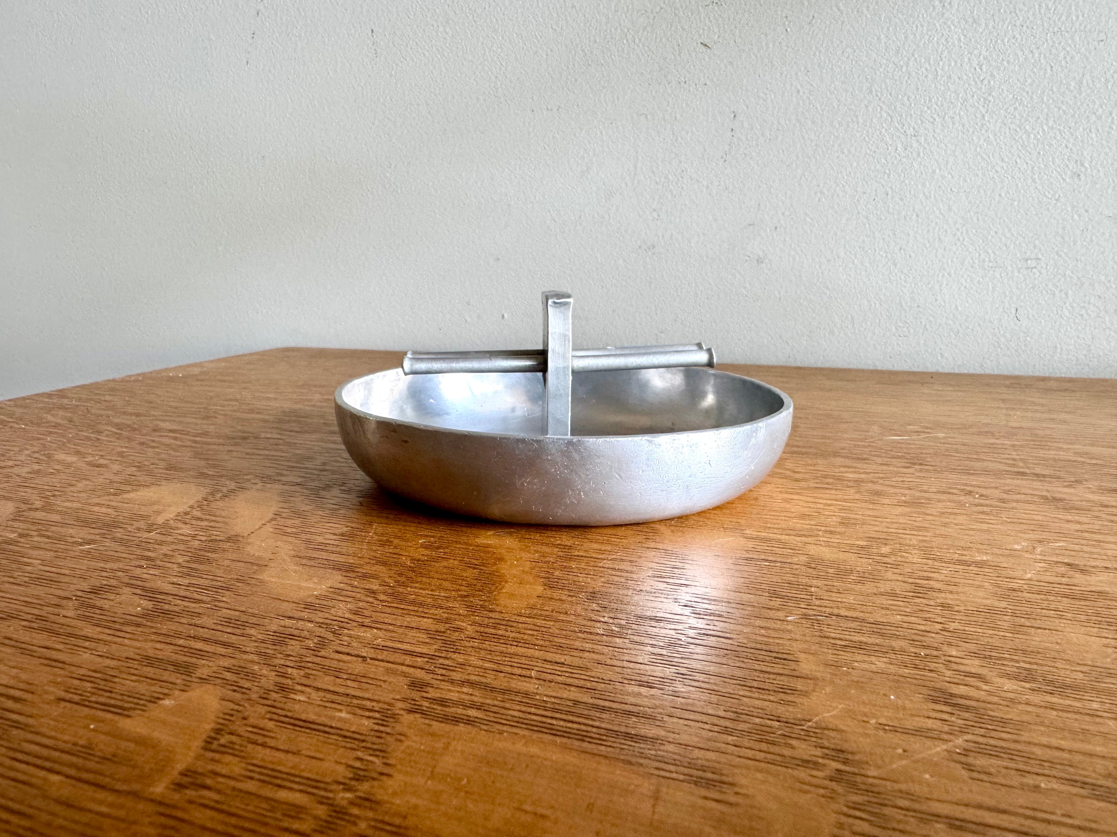 Vtg Nautical Themed Hammered Aluminum Ashtray | Wendell August Forge Inc. Ashtray