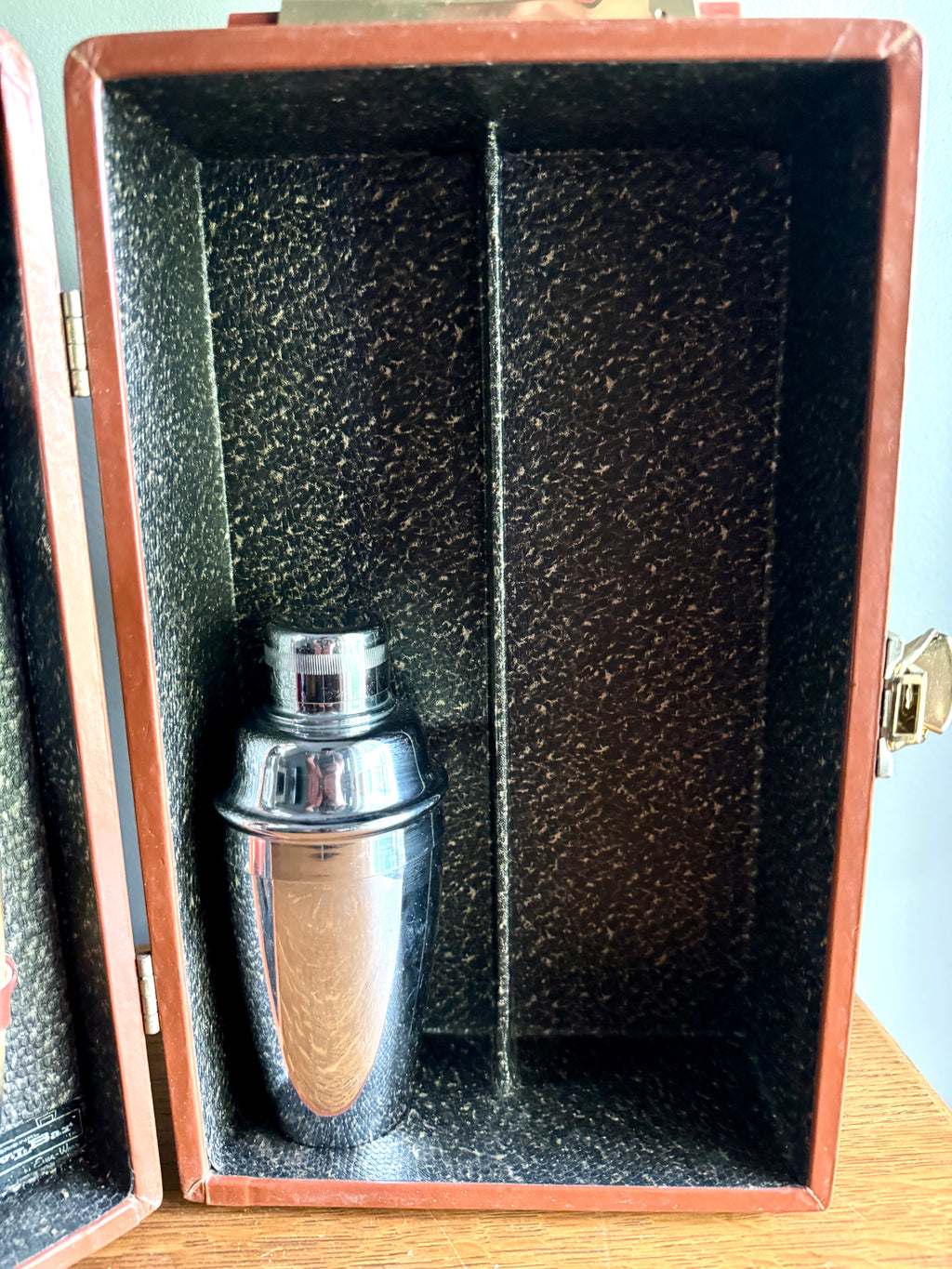 Vtg Trav-L-Bar Case ~ MCM Travel Bar Case