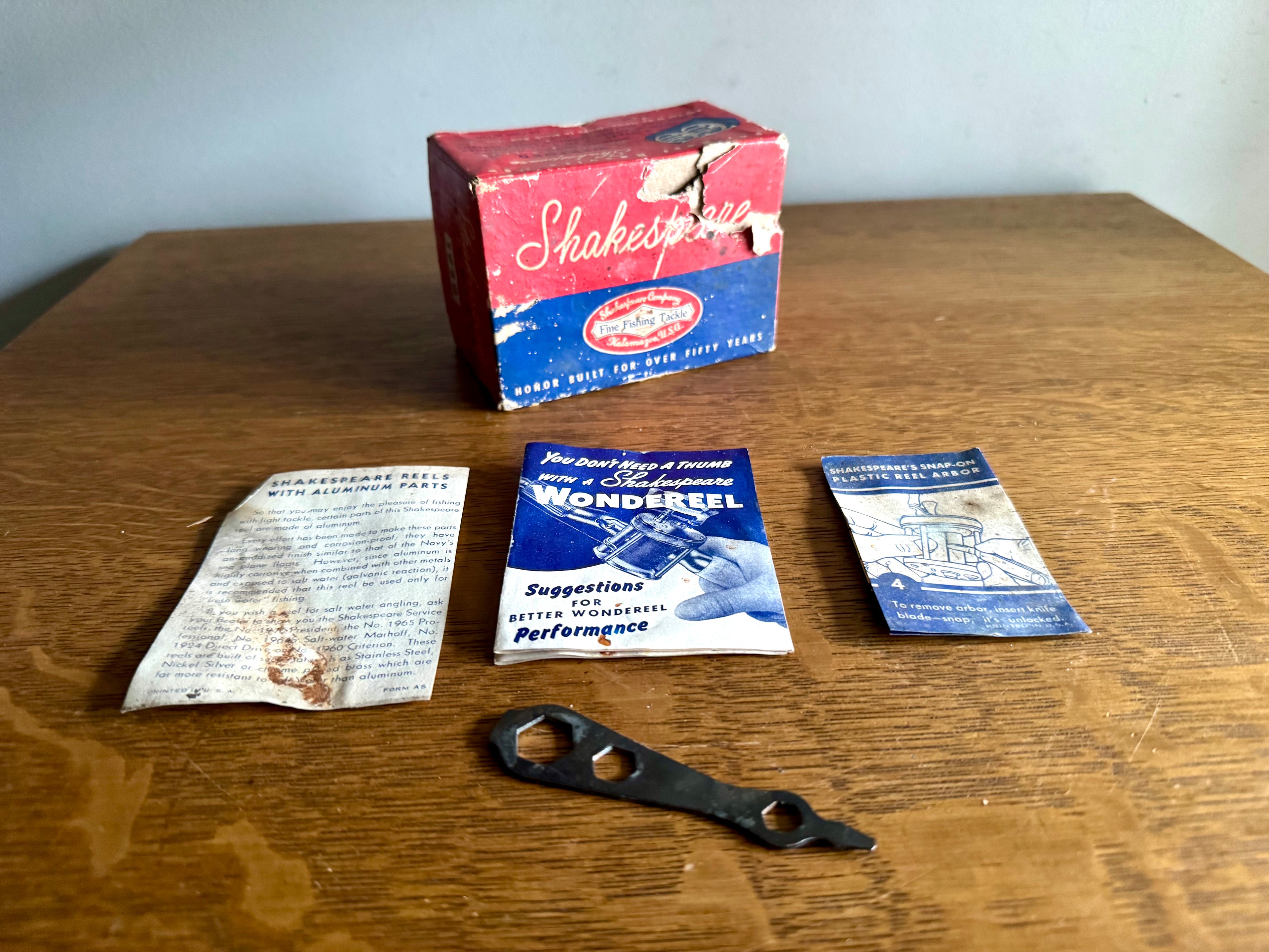 Shakespeare 1920 Wondereel Baitcasting Fishing Reel in Box and Papers