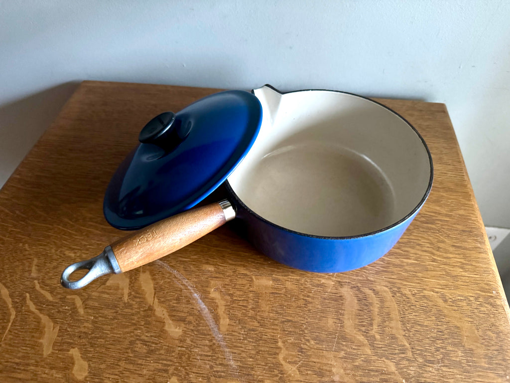 Large Cobalt Blue Le Creuset Lidded Pot #20 Saucier | 2.75 Qts Made in France Medium Cookware Enameled Sauce Pot Wood Handle | French Cookware