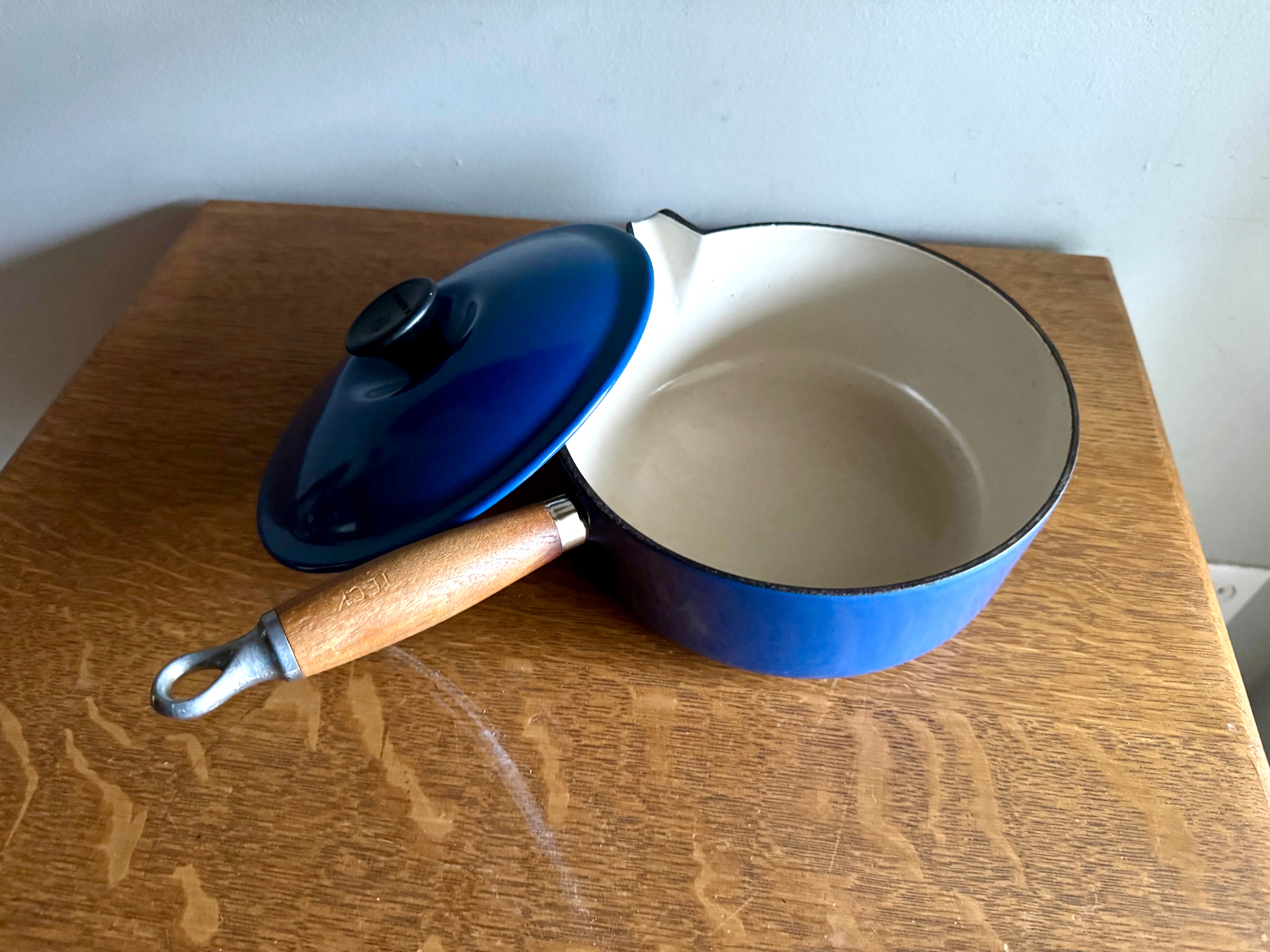 Large Cobalt Blue Le Creuset Lidded Pot #20 Saucier | 2.75 Qts Made in France Medium Cookware Enameled Sauce Pot Wood Handle | French Cookware