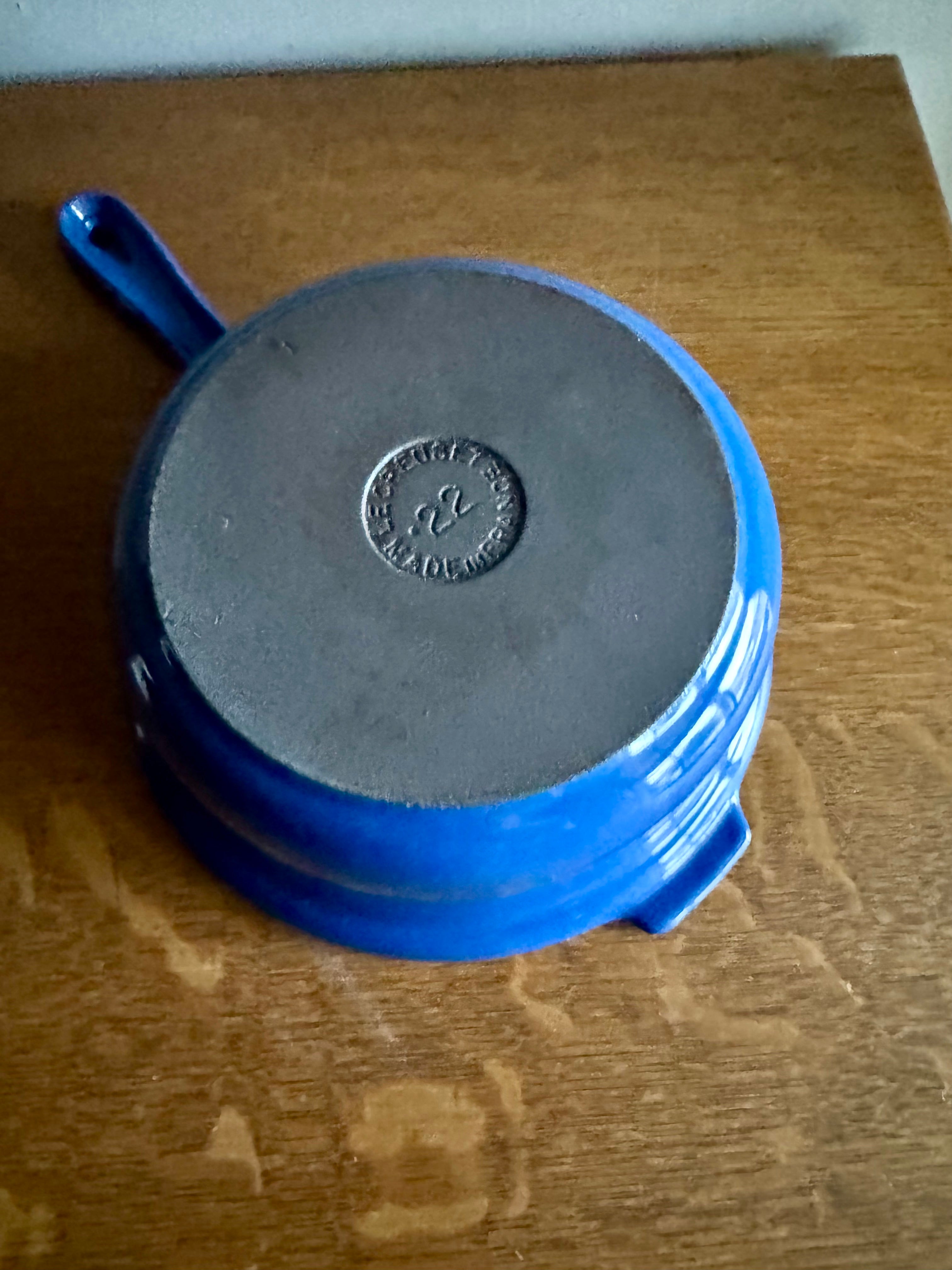 Vtg Le Creuset France Enamel Cast Iron Sauce Pan #22 Blue Non Stick