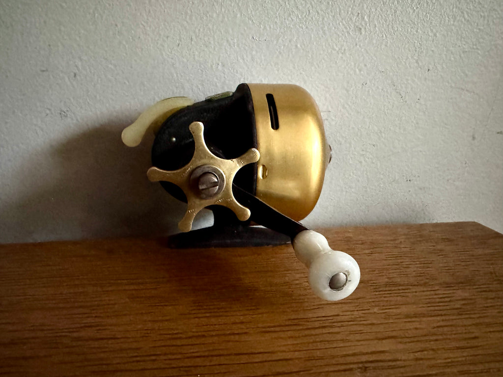 Vtg/Rare Abu Garcia Abumatic  Model 40 Spincast Reel in Kunglhovleverantor Leather Case and Original Manuals