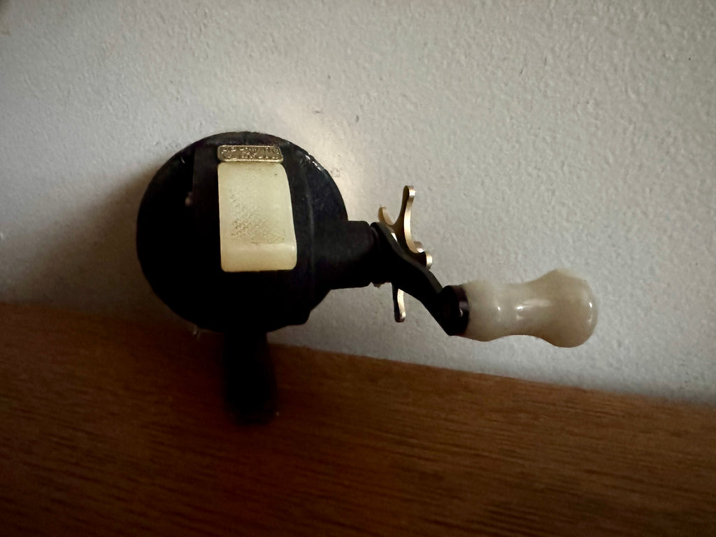 Vtg/Rare Abu Garcia Abumatic  Model 40 Spincast Reel in Kunglhovleverantor Leather Case and Original Manuals