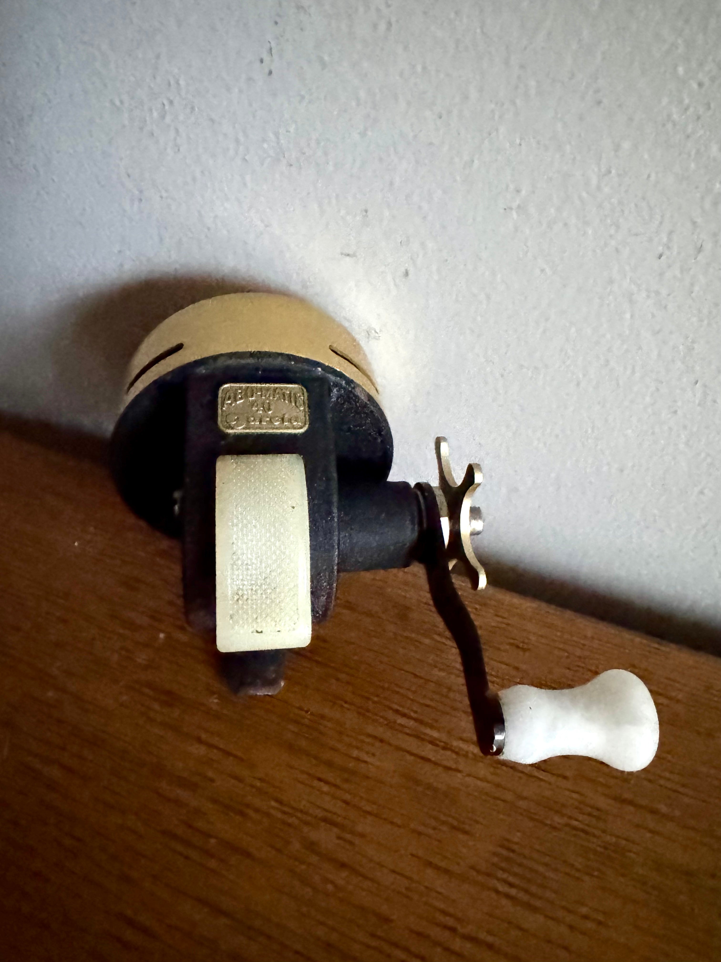 Vtg/Rare Abu Garcia Abumatic  Model 40 Spincast Reel in Kunglhovleverantor Leather Case and Original Manuals