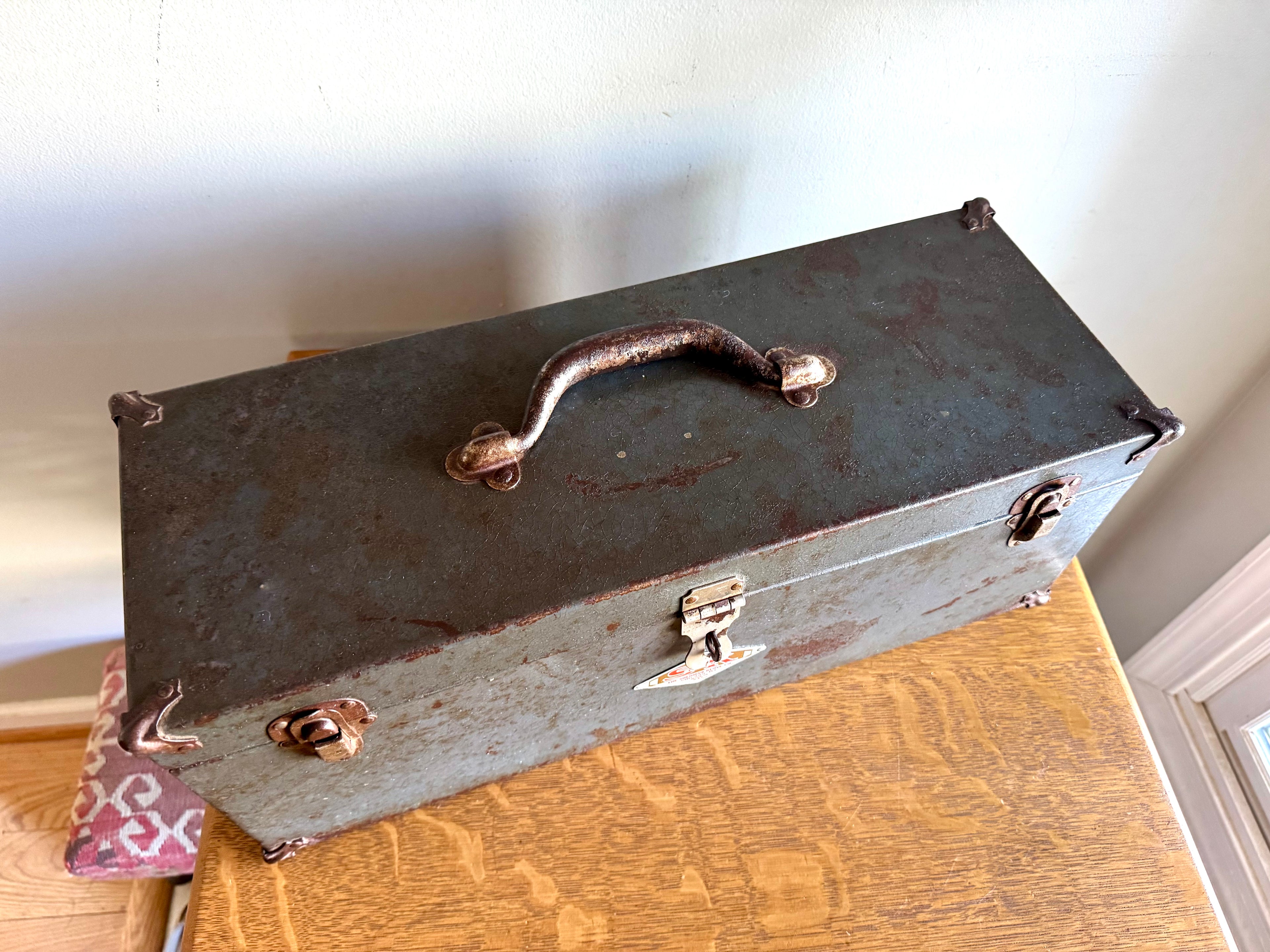 Vtg S-K Tools Distressed Toolbox | Rustic Sherman-Klove Toolbox with Caddy