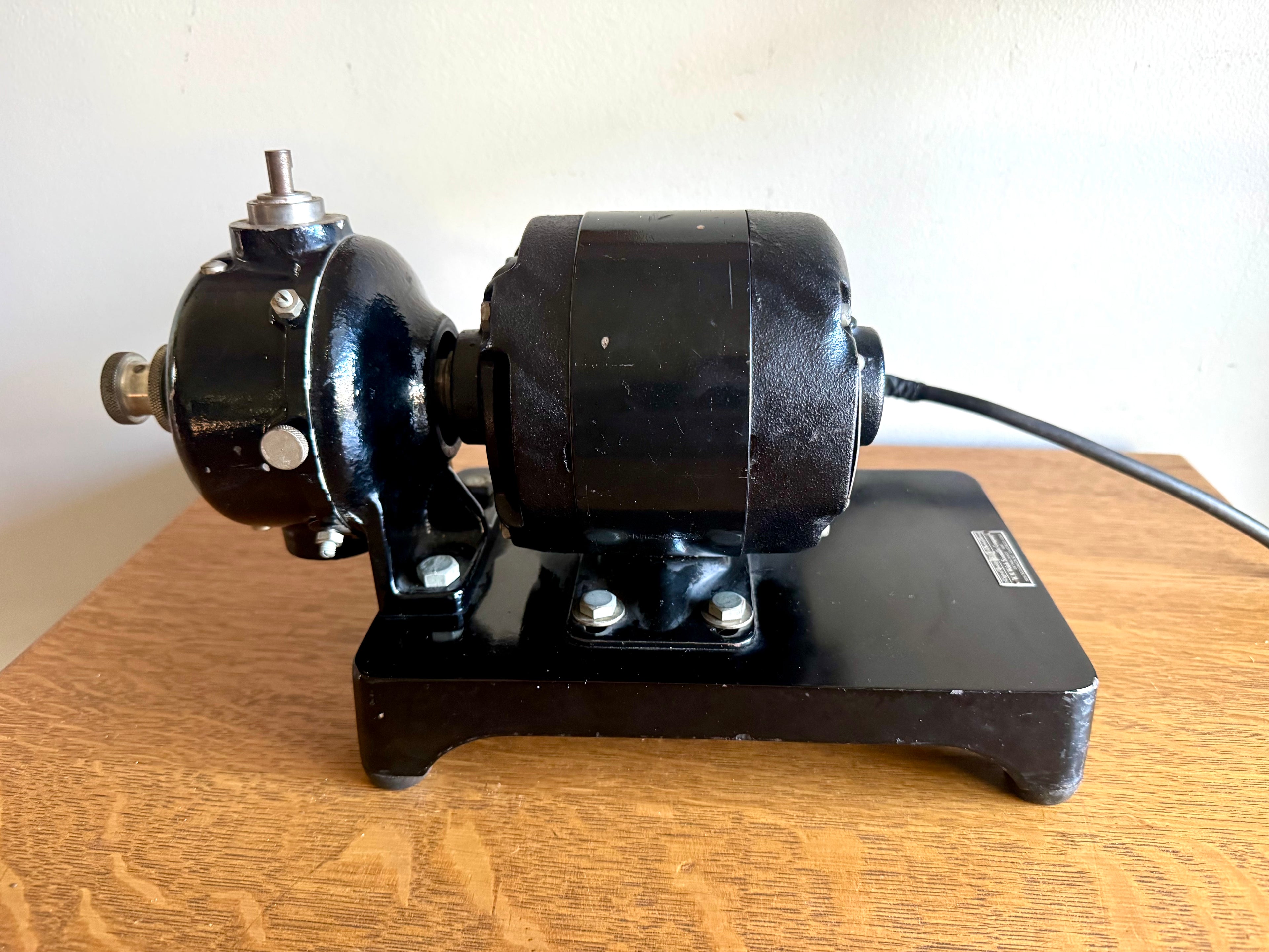 W.M. Welch Scientific Co. General Electric A-C 1/20 HP Motor