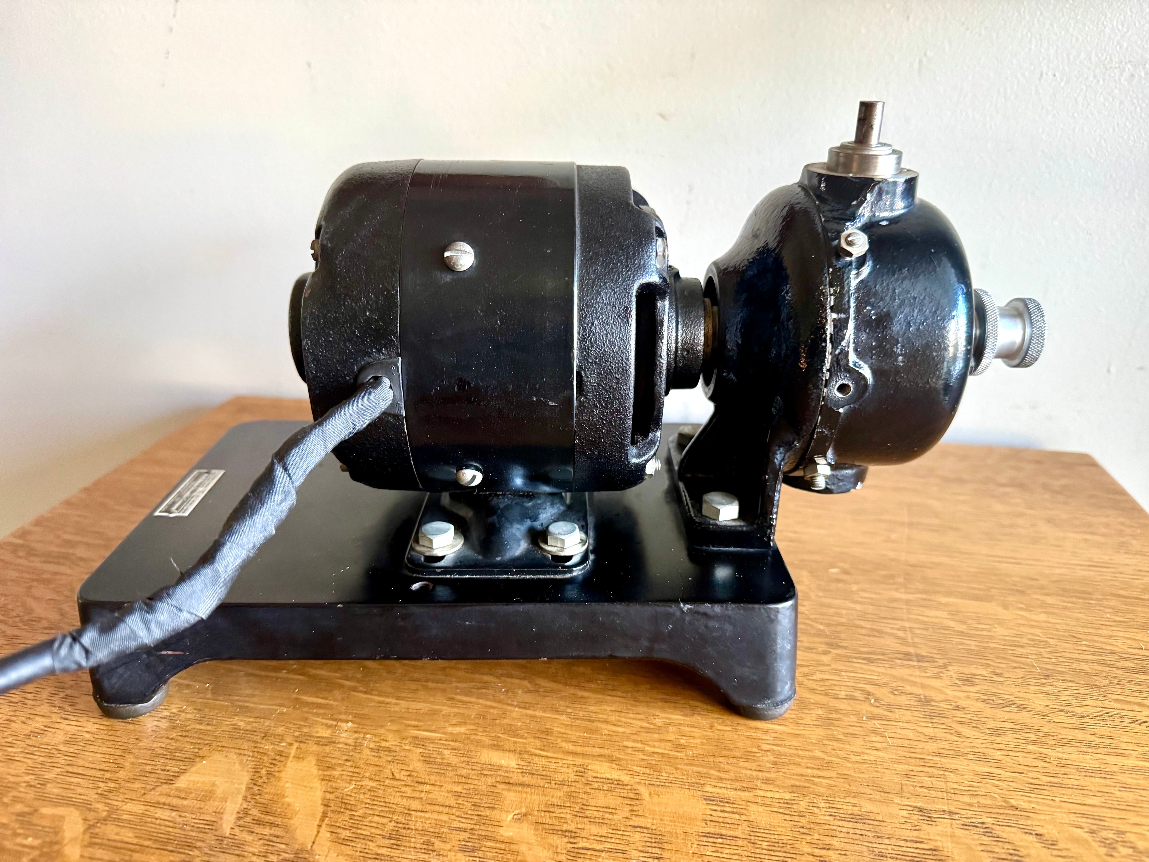 W.M. Welch Scientific Co. General Electric A-C 1/20 HP Motor