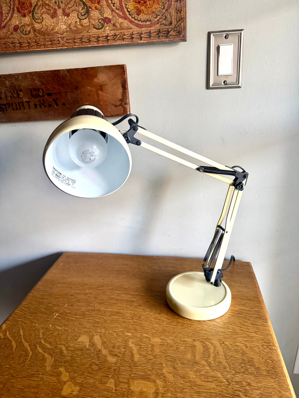 Industrial Luxo Style Articulating Swing Arm Creme Metal Portable Table Desk Lamp