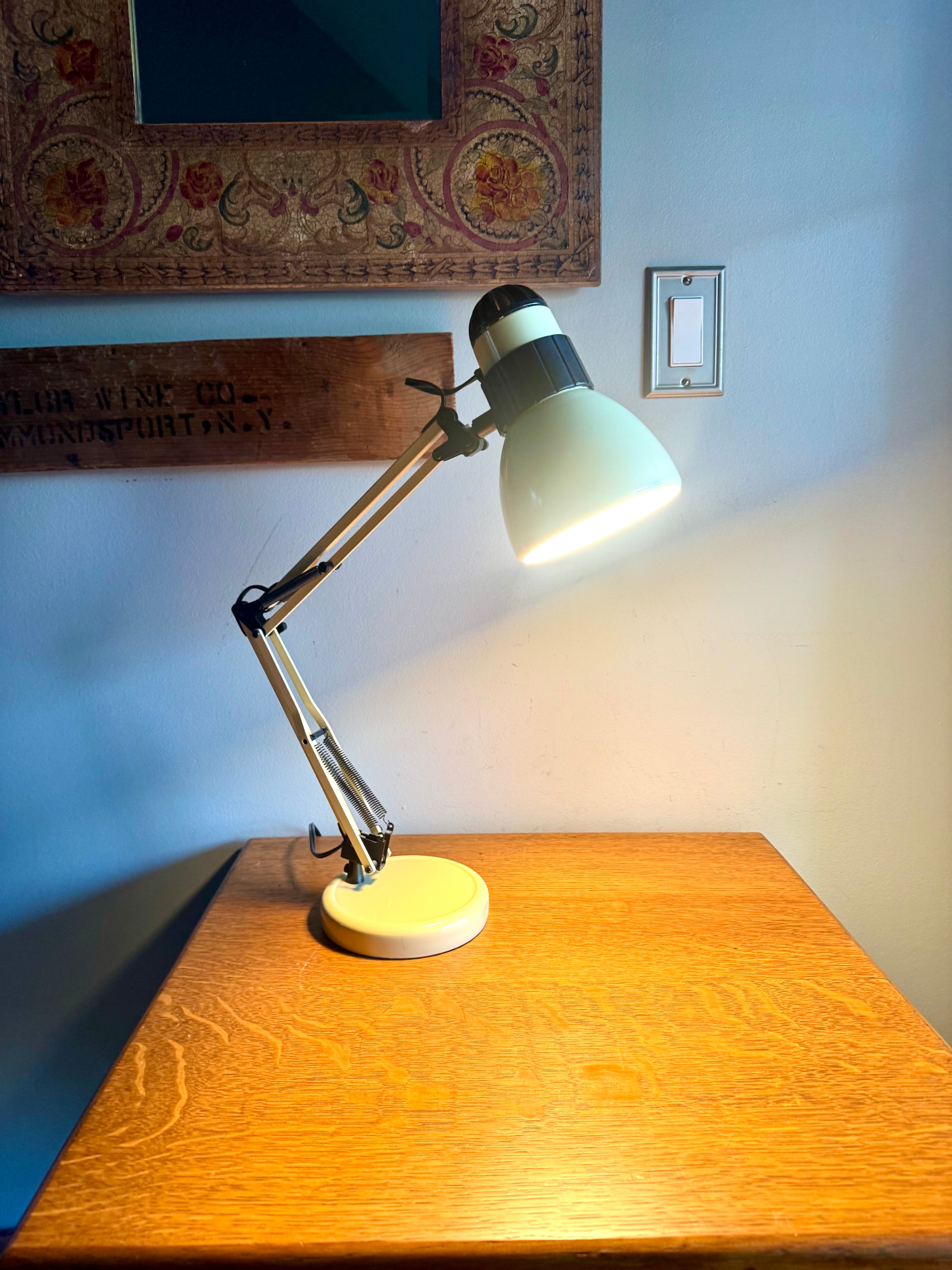 Industrial Luxo Style Articulating Swing Arm Creme Metal Portable Table Desk Lamp