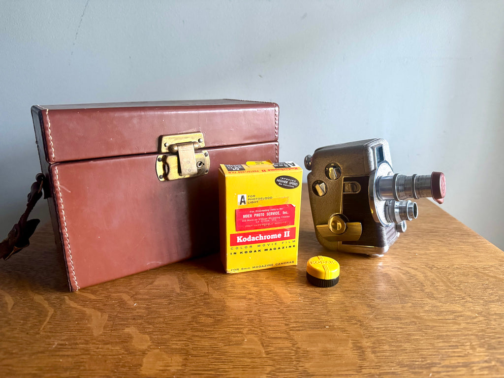 Vtg Revere 8 Camera and Case | Revere 8mm Camera and Carrying Case