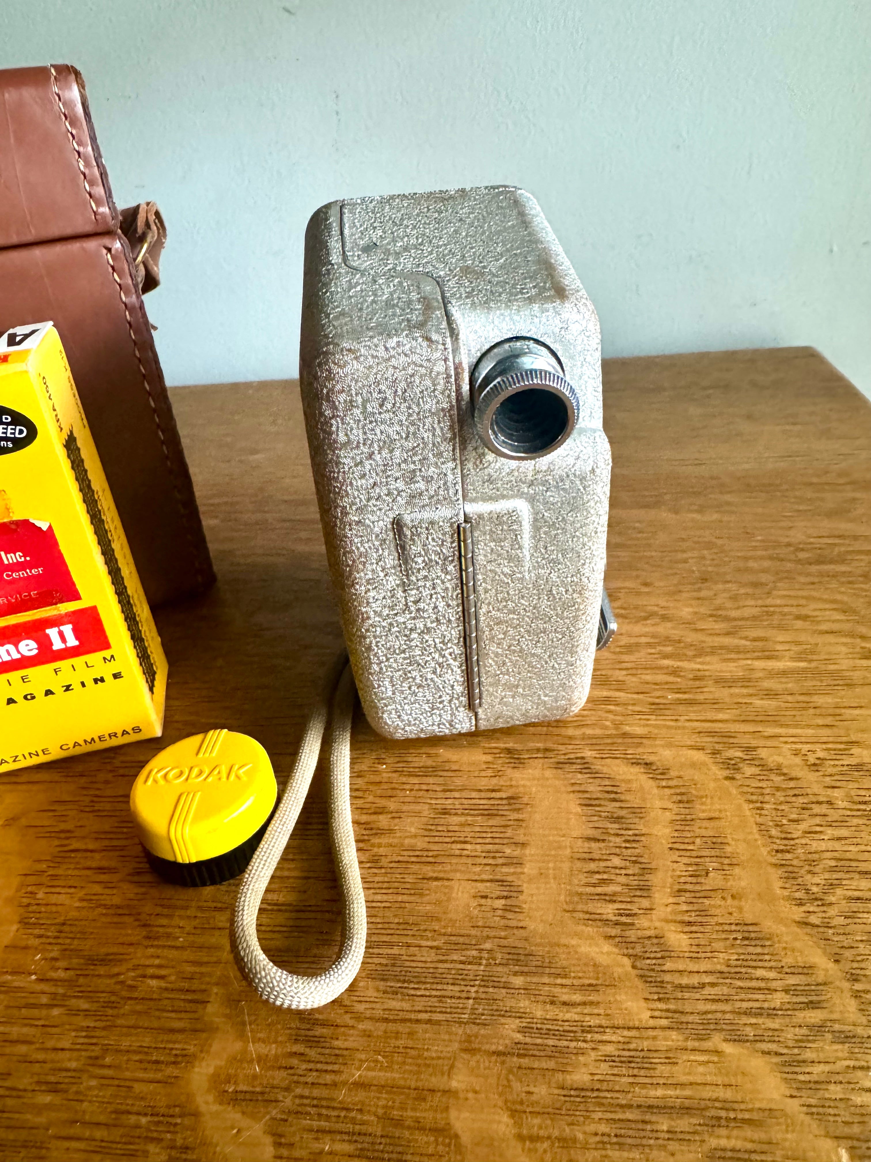 Vtg Revere 8 Camera and Case | Revere 8mm Camera and Carrying Case