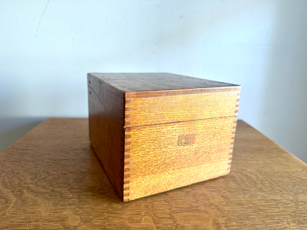 Vtg Weis Wooden Card Catalog With Lid | 3"x 5" Card Organizer Box | Box Joint Wooden Recipe Filing Box