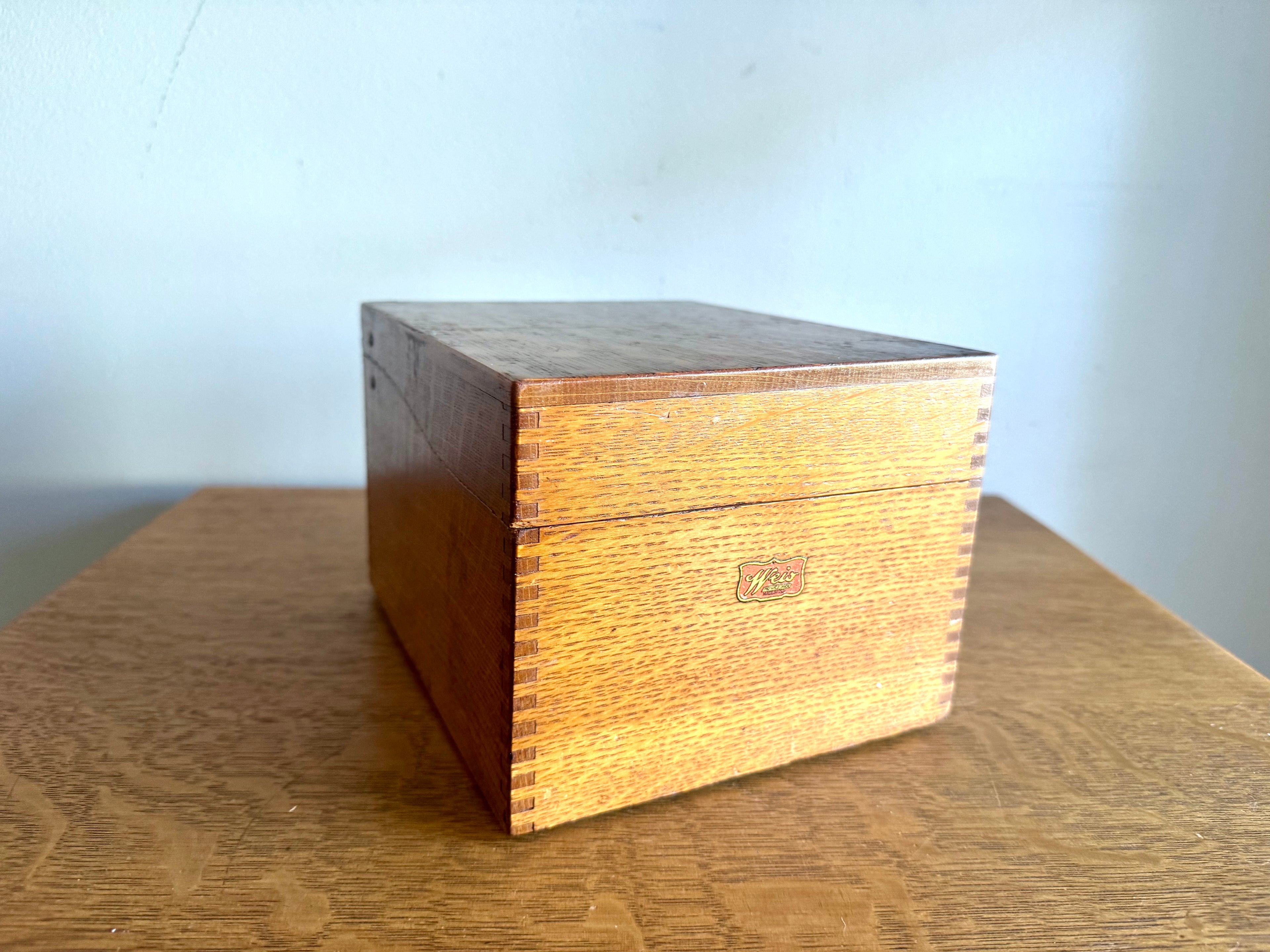 Vtg Weis Wooden Card Catalog With Lid | 3"x 5" Card Organizer Box | Box Joint Wooden Recipe Filing Box