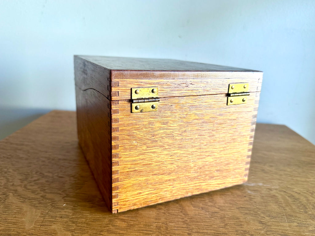 Vtg Weis Wooden Card Catalog With Lid | 3"x 5" Card Organizer Box | Box Joint Wooden Recipe Filing Box