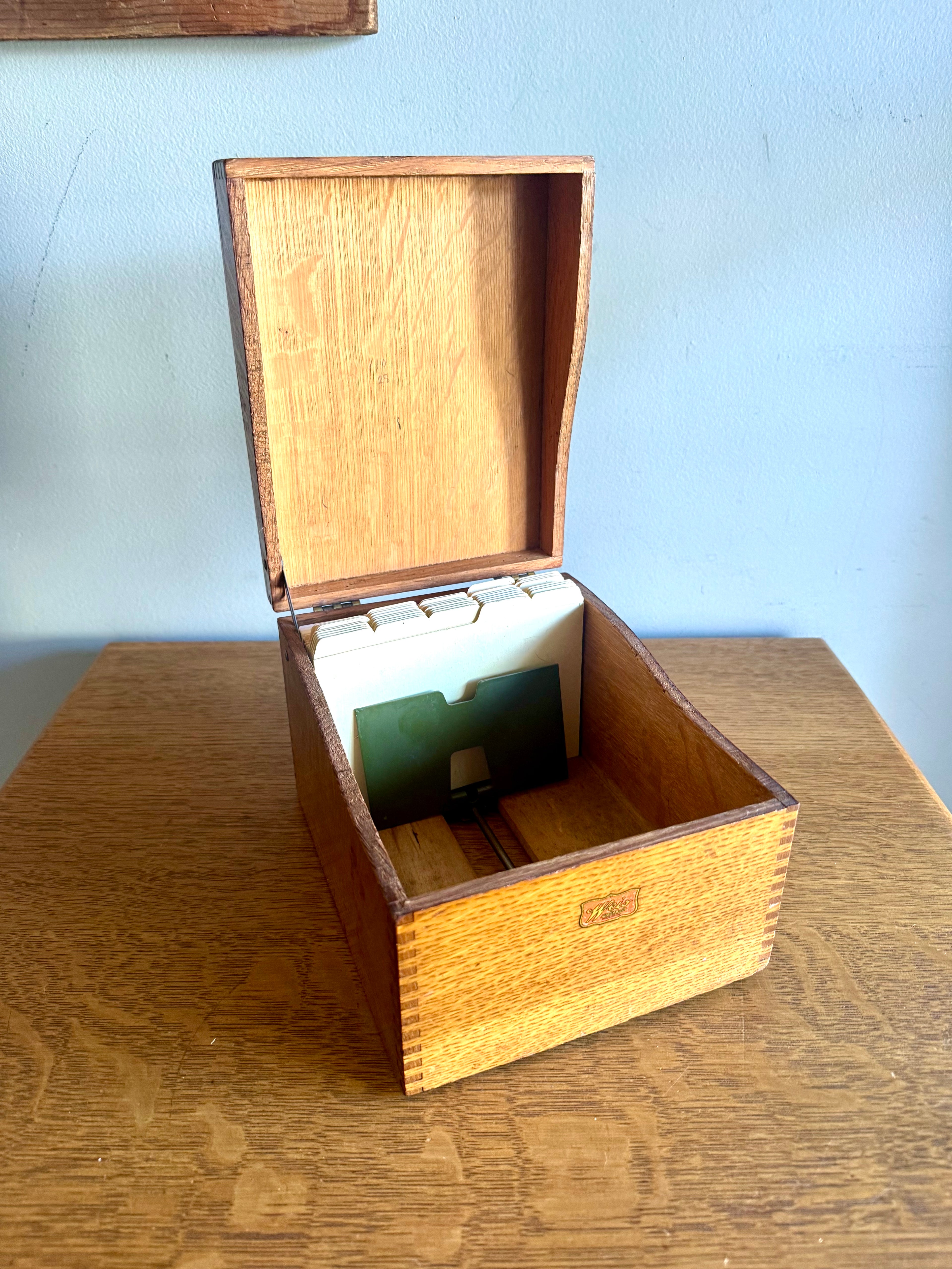Vtg Weis Wooden Card Catalog With Lid | 3"x 5" Card Organizer Box | Box Joint Wooden Recipe Filing Box