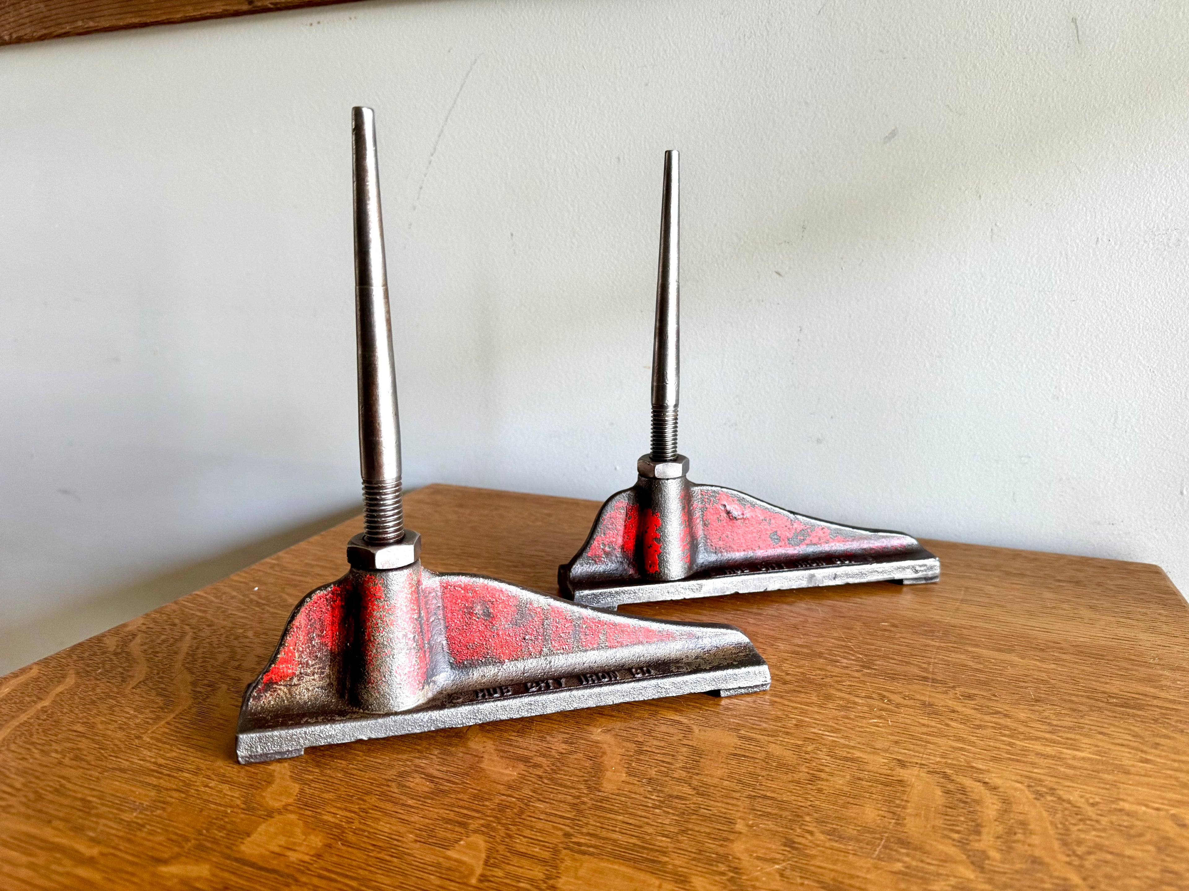 Vtg Hub City Iron Co. Cylinder Head Stands | Distressed Red Iron Cylinder Head Rebuild Stands
