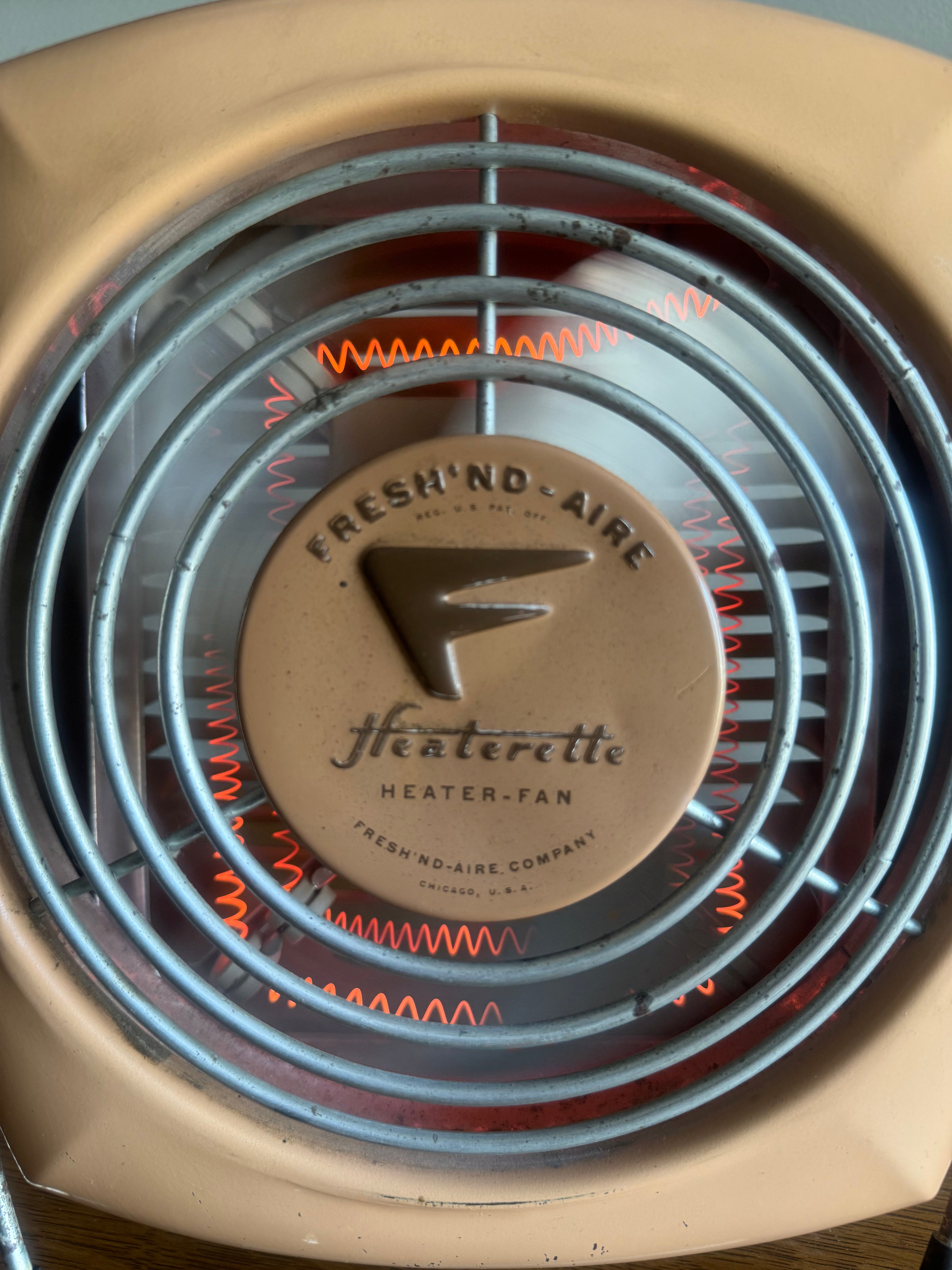 Vtg Fresh'nd-Aire Heaterette Heater Fan | Salmon Colored Heater Fan Model No.1320