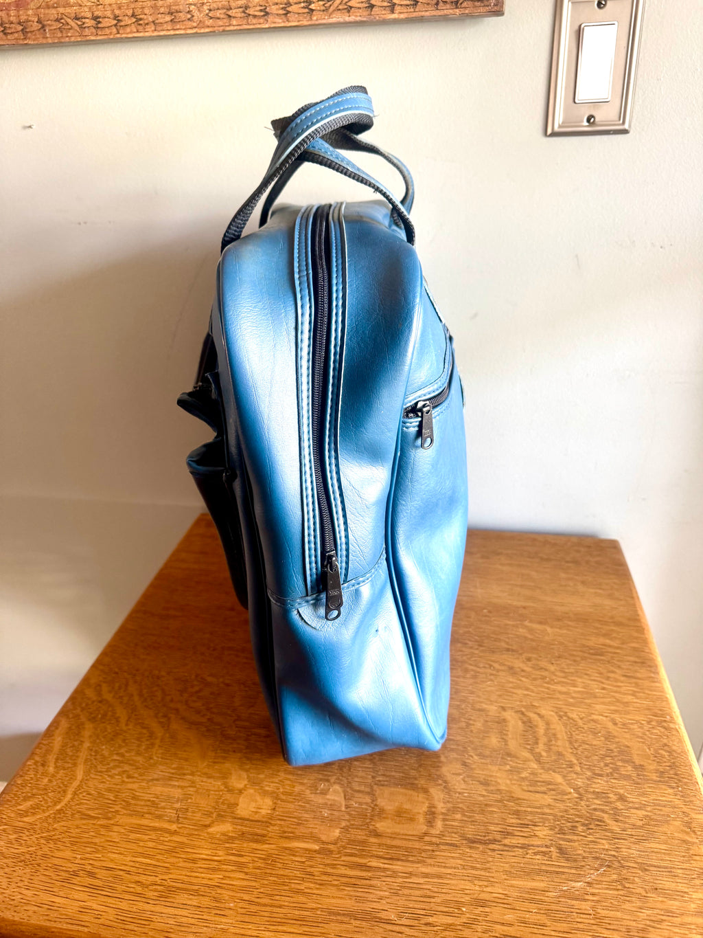 Vtg 60's Blue Vinyl Tennis Bag with Racket Storage