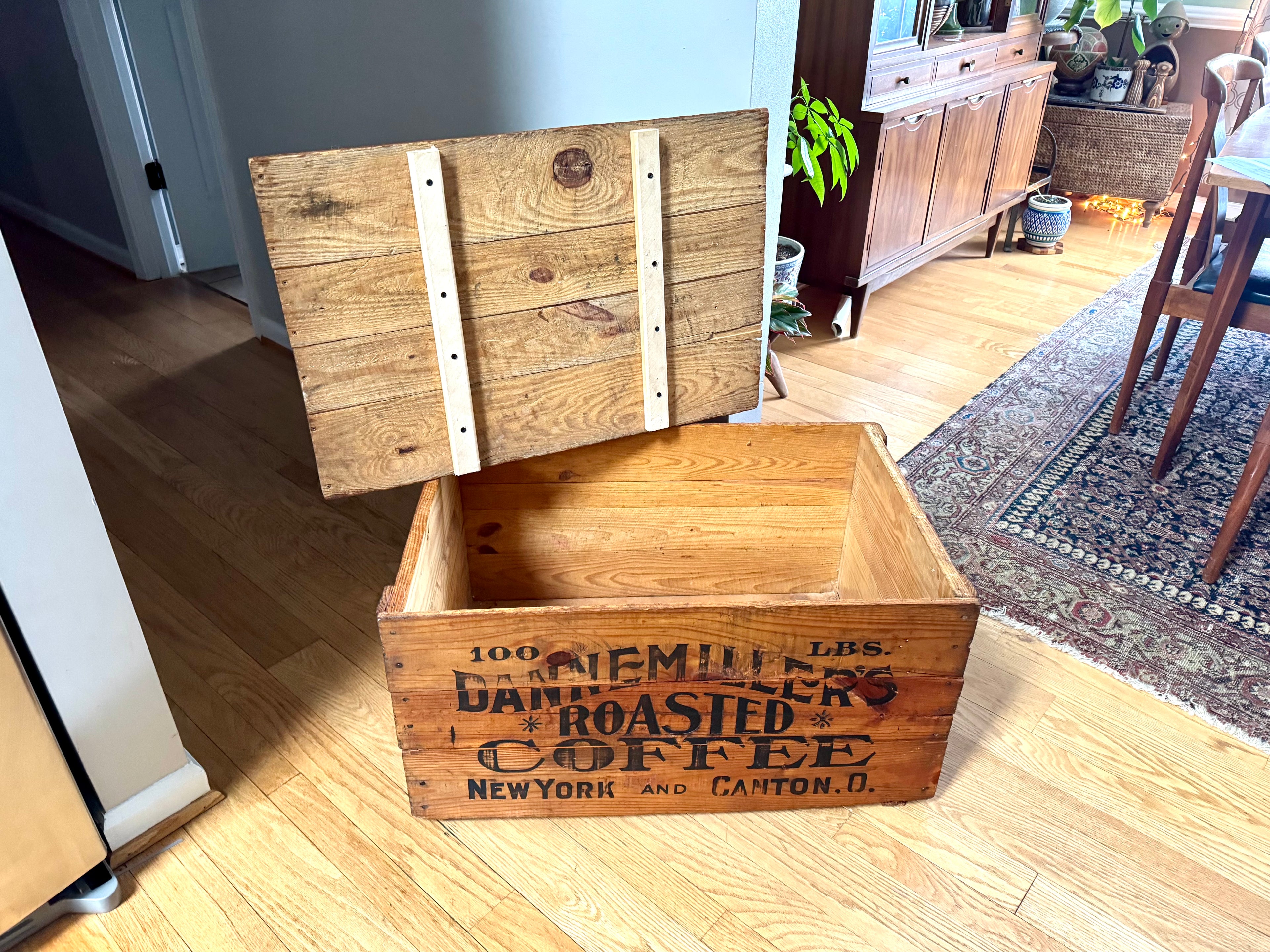 Antique Large Wood Dannemiller's Roasted Coffee Crate | 100lbs Roasted Coffee Crate W/lid