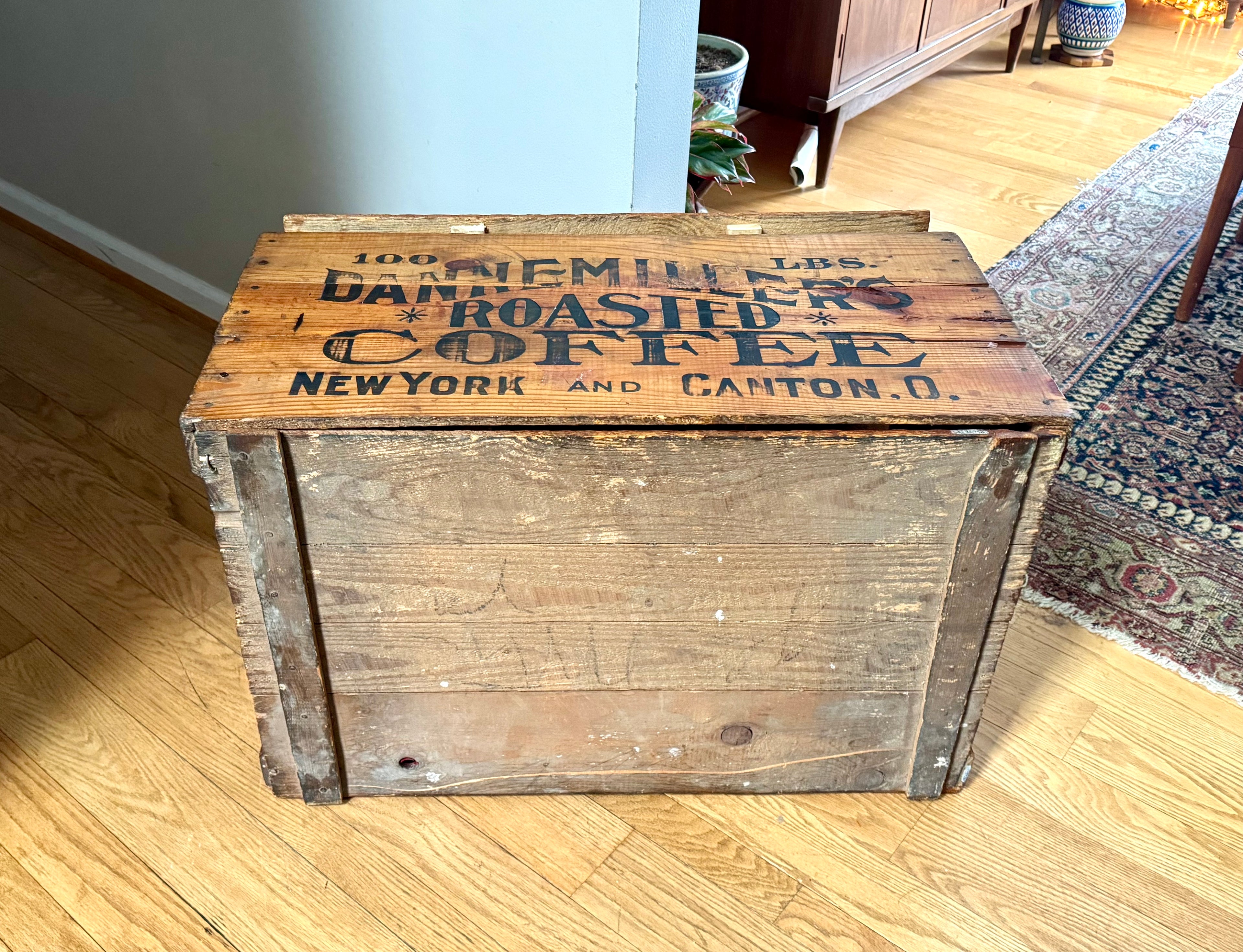 Antique Large Wood Dannemiller's Roasted Coffee Crate | 100lbs Roasted Coffee Crate W/lid