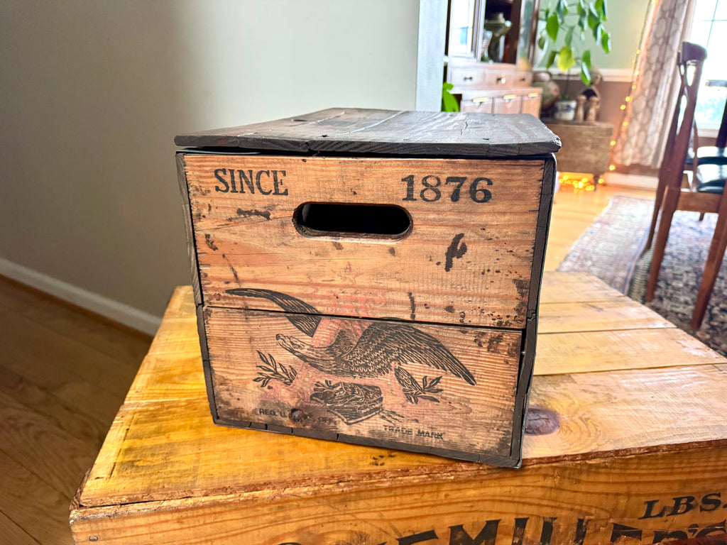 A Vtg Anheuser-Busch Crate In Wood With Lid & Open Side Handles | Distressed Anheuser-Busch Beer Crate