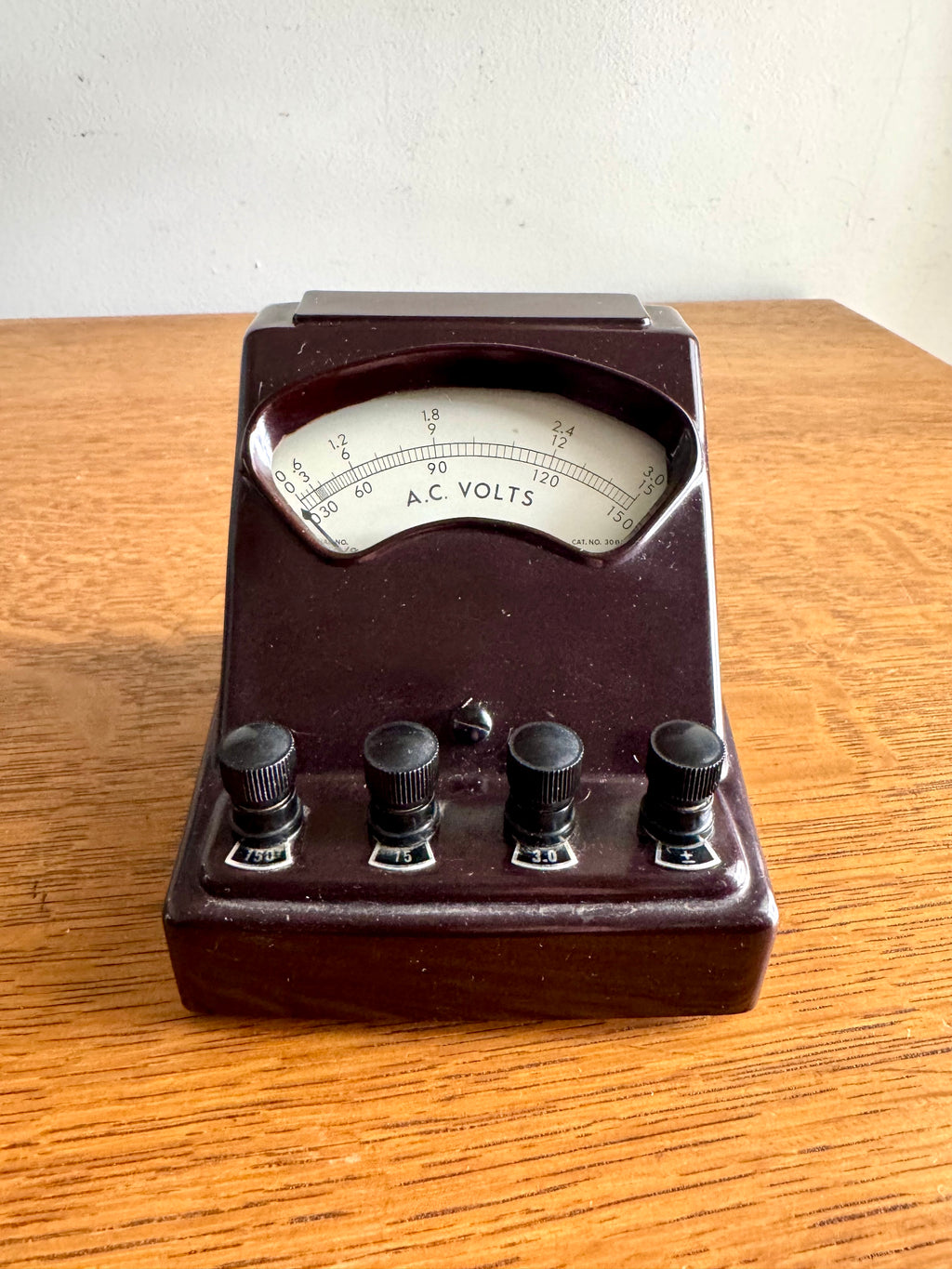 Vintage Welch Scientific Co. A.C. Volt Meter | Brown Bakelite Welch Scientific Co Volt Meter | Industrial Lab Equipment Voltmeter