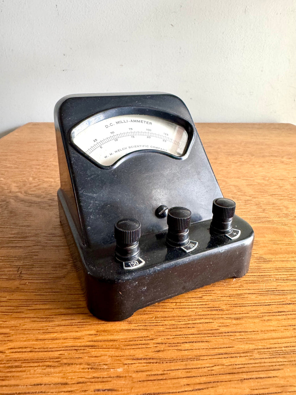 Vintage Welch Scientific Co. D.C. Milli-Ammeter | Black Bakelite Welch Scientific Co D.C. Milli-Ammeter | Industrial Lab Equipment Amp Meter