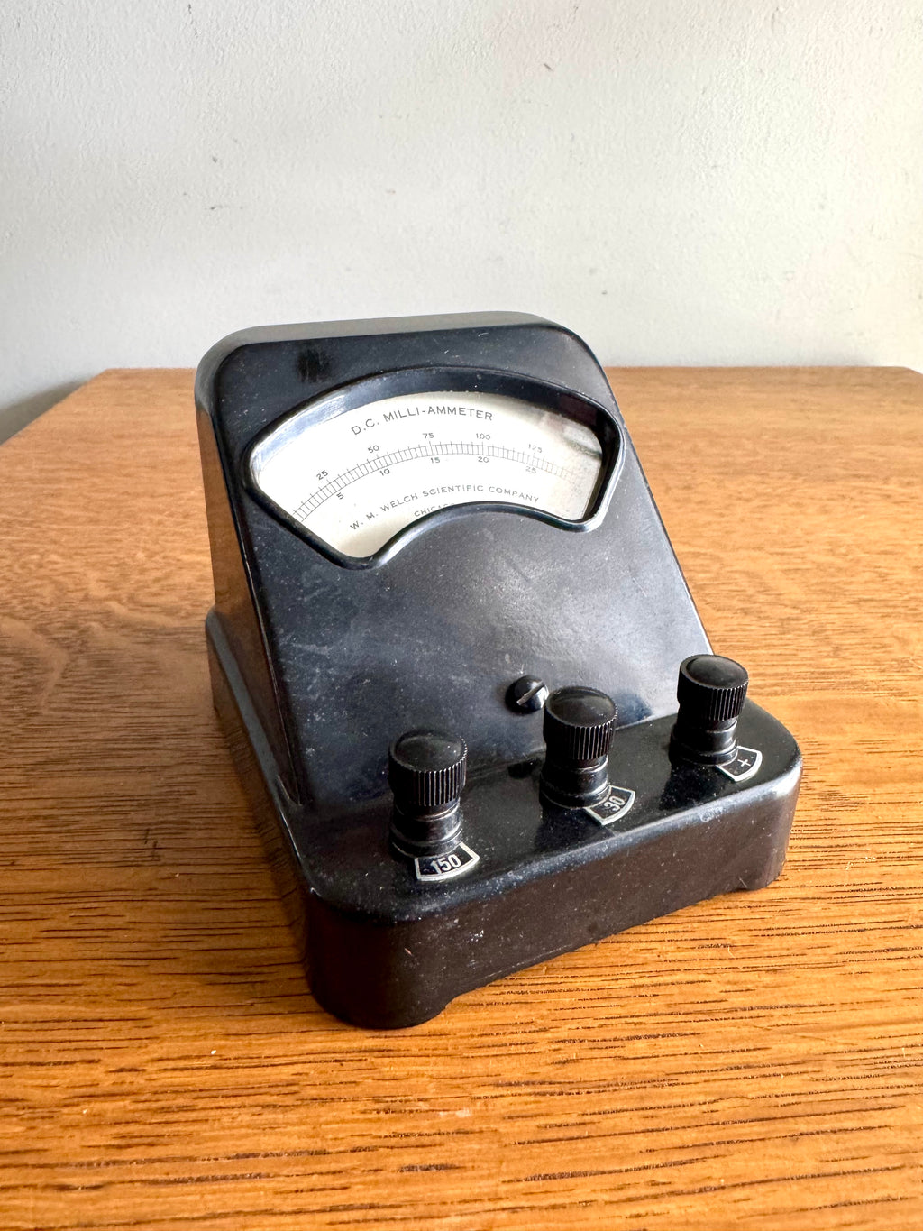 Vintage Welch Scientific Co. D.C. Milli-Ammeter | Black Bakelite Welch Scientific Co D.C. Milli-Ammeter | Industrial Lab Equipment Amp Meter