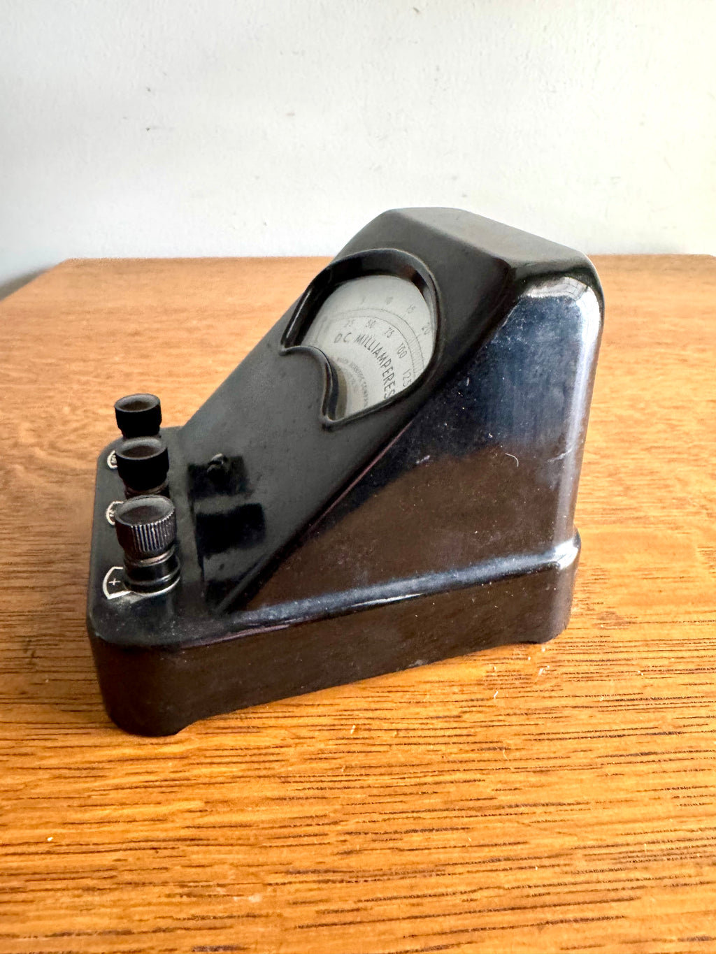 Vintage Welch Scientific Co. D.C. Milliamperes Meter | Black Bakelite Welch Scientific Co D.C. Milliamperes Meter | Industrial Lab Equipment Amp Meter