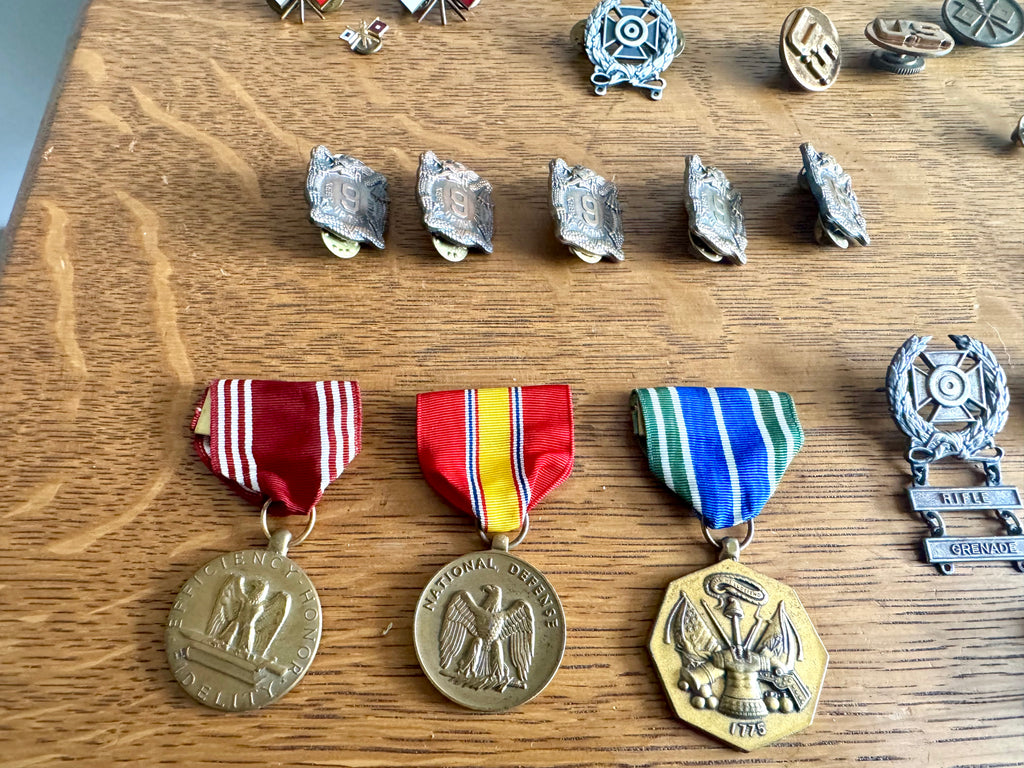 Vtg Lot of Military Pins, Medals, Ribbons, Ranks Etc.. | Ranger Military Pins and Metals
