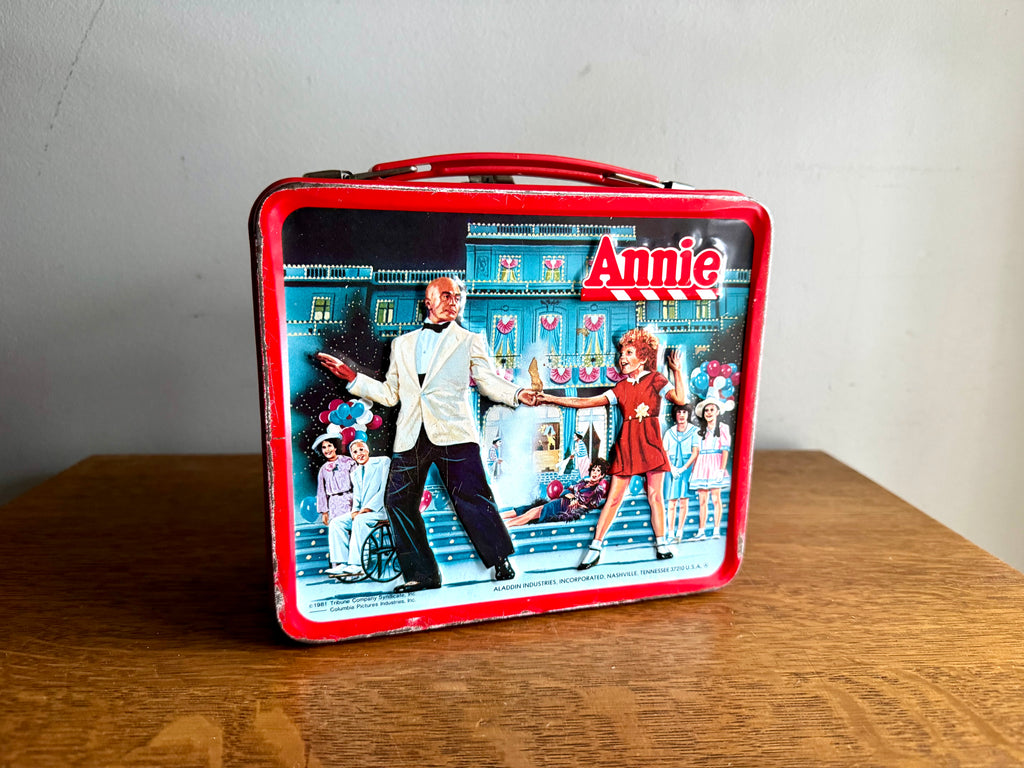 1981 Orphan Annie Lunch Box By Aladdin | Distressed Annie Lunch Pale